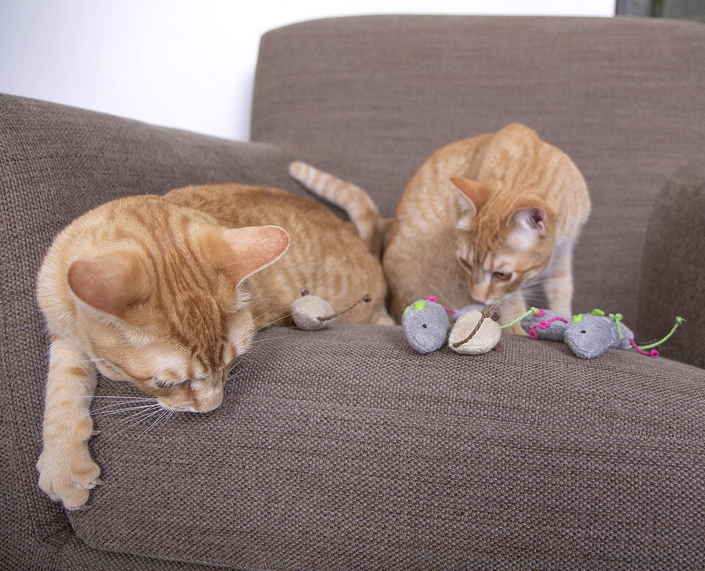 SmartyKat (20 Count) Skitter Critters Value Pack Catnip Cat Toys - Gray/Cream, 20 Count
