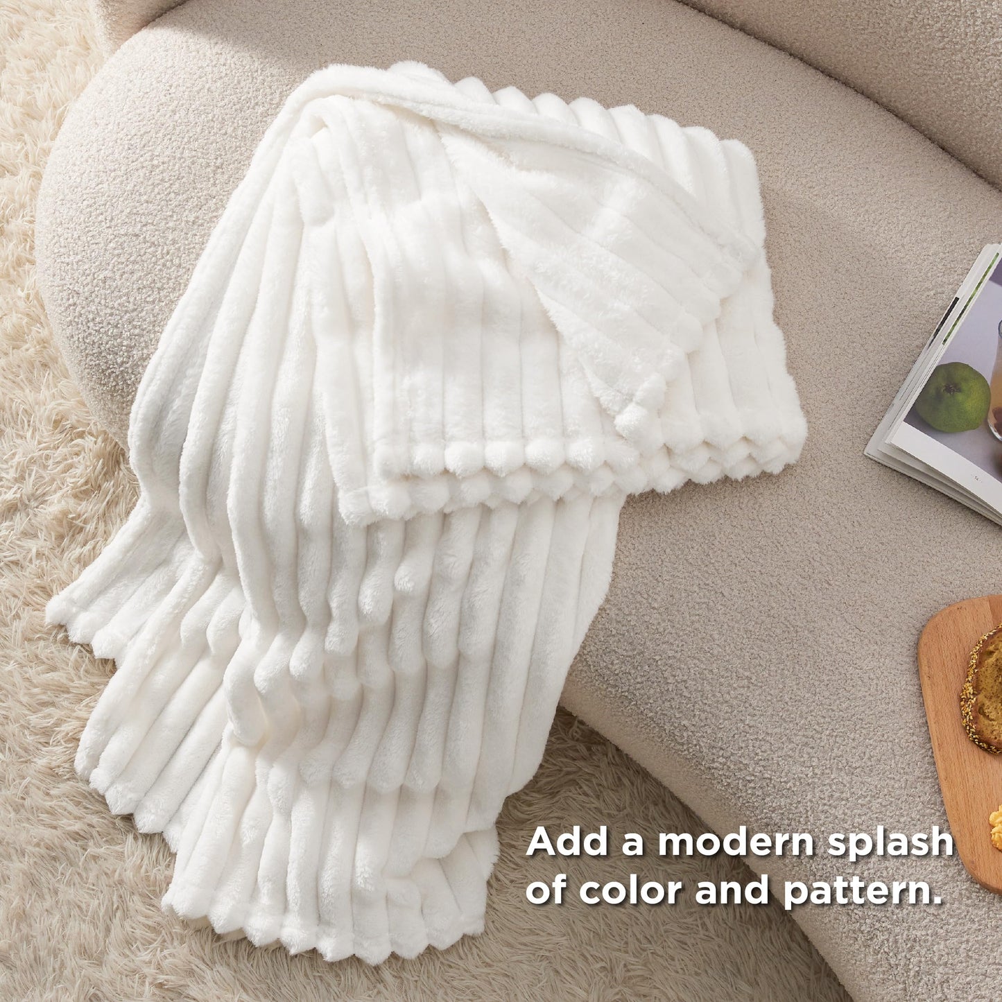 Bedsure Fleece Throw Blanket（White ＆ Green）