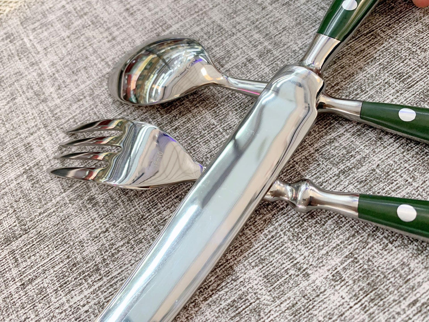 Green Flatware Set Silverware Set for 4 Cutlery Set Durable 18/10 Stainless Steel Flatware Sets Utensil Sets Flatware Wedding Mirror Effect Classical Retro Steak Tableware Forks Spoons And Knives Set