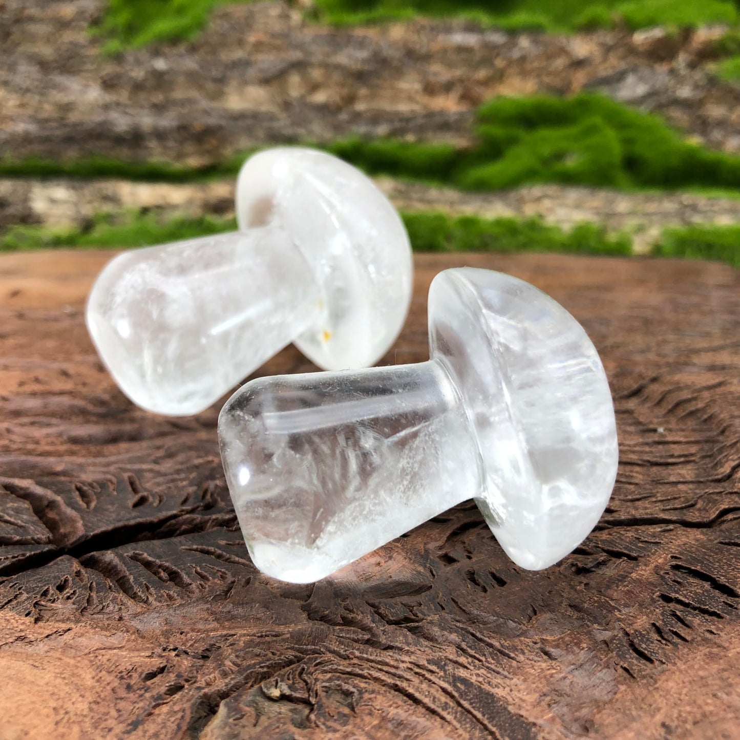 1pc Crystal Mushroom Carving Decor Hand Making Mushroom Worry Stones Crystals Bulk Gemstone Quartz Mushroom Sculpture Decor for Witchcraft Christmas DIY Meditatio (White Crystal)