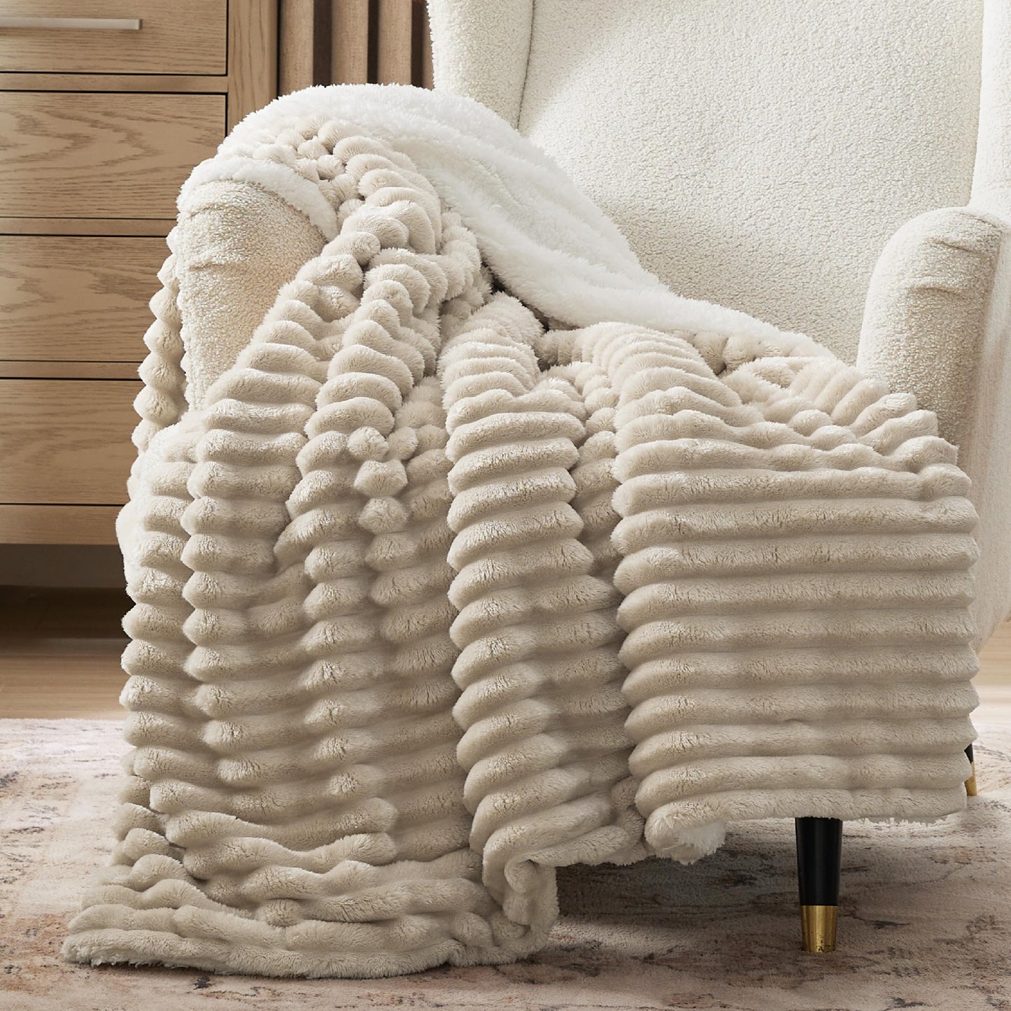 Bedsure Bundle of 1 Sherpa Blanket 50x60 & 1 Faux Fur Blanket 50x60