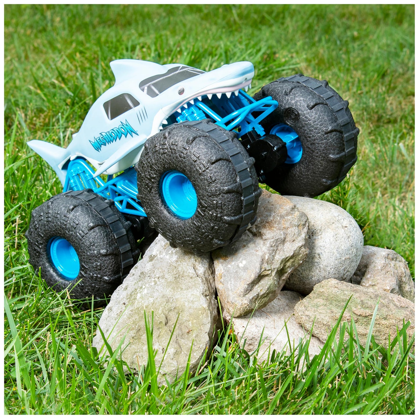 Monster Jam, Official Megalodon STORM All-Terrain Remote Control Monster Truck, 1:15 Scale