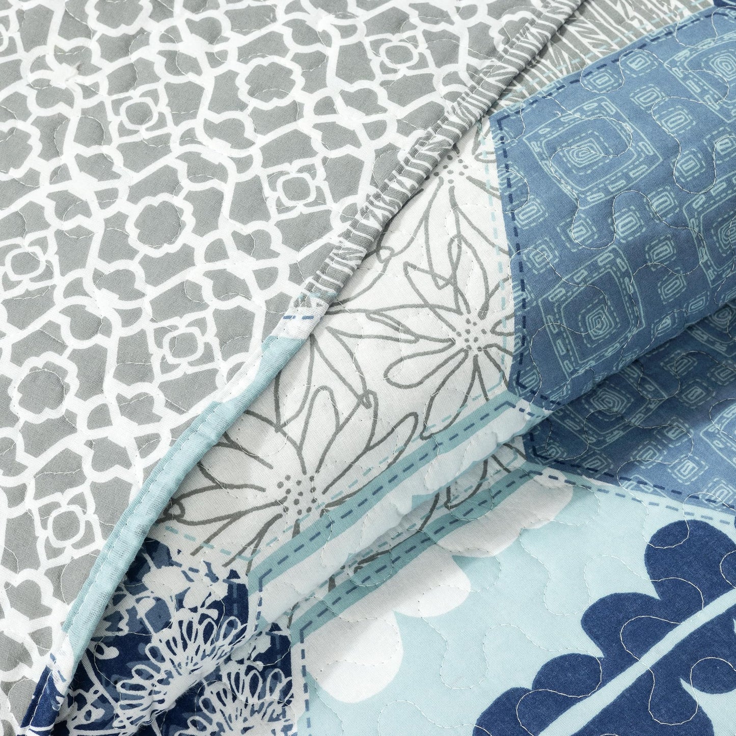 Lush Decor Briley Reversible Cotton Quilt Queen Size 3 Piece Set Full/Queen Dusty Blue - Bedding Set Queen Quilt - Patchwork Quilts - Country Decor