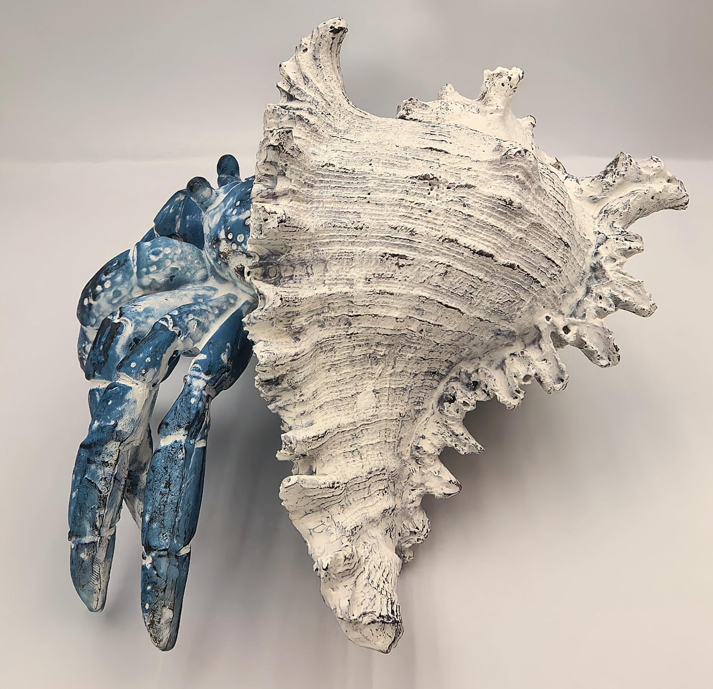 VVGIFTS Blue Hermit Crab with Shell Resin Figurine Beach Coastal Decor Sculpture Statue for Home Office Desk Tabletop Shelf Bathroom Decoration Ornament Gift