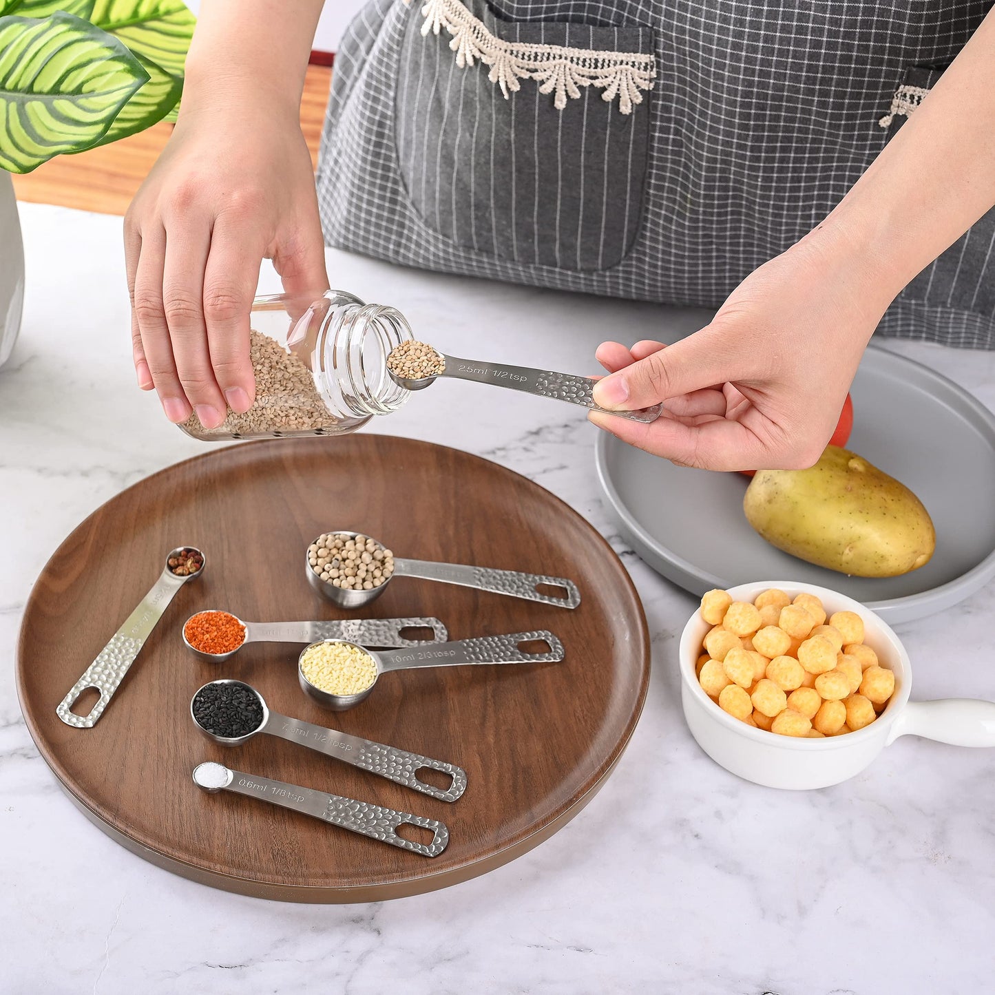 Hotsyang Measuring Spoons Set, 18/8 Stainless Steel Measuring Spoons Set for Dry&Liquid, Metal Metric & US Measuring Spoon with 1 Leveler and Locking Ring for Kitchen & Baking