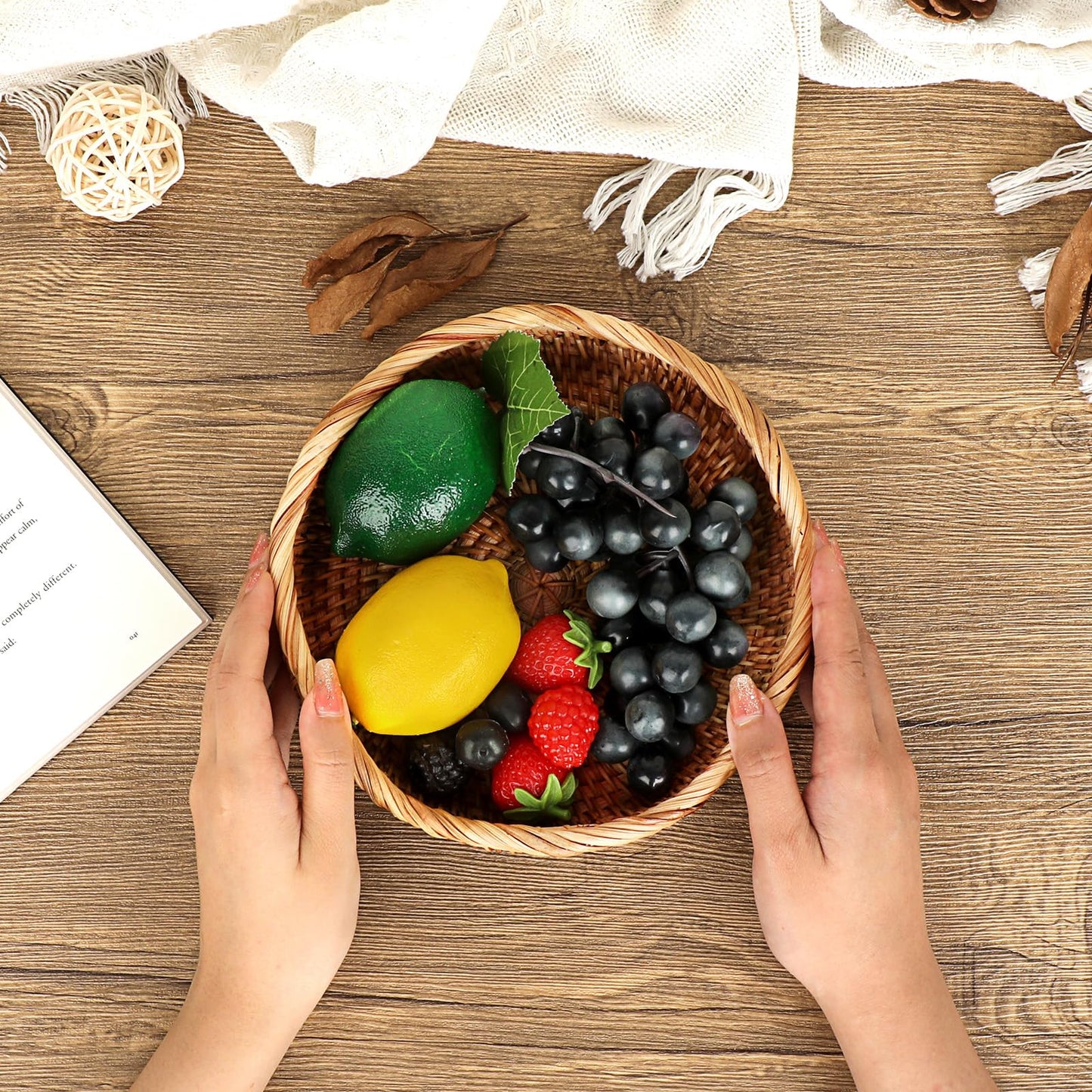 Hipiwe Round Key Basket Bowl for Entryway 7.3" Natural Rattan Fruit Bowl Woven Wicker Basket Serving Tray Rattan Organizer Decorative Baskets for Kitchen Counter Bedside Living Room