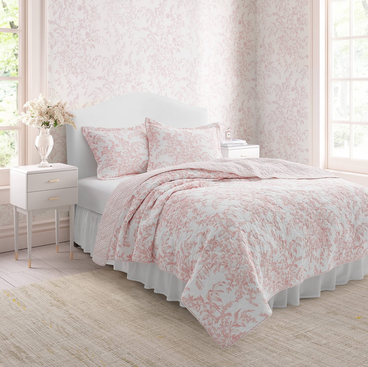 Laura Ashley - Twin Quilt Set, 100% Cotton Cover with Cotton Blend Fill, Prewashed for Softness, Reversible Floral Bedding with Matching Sham (Pink)