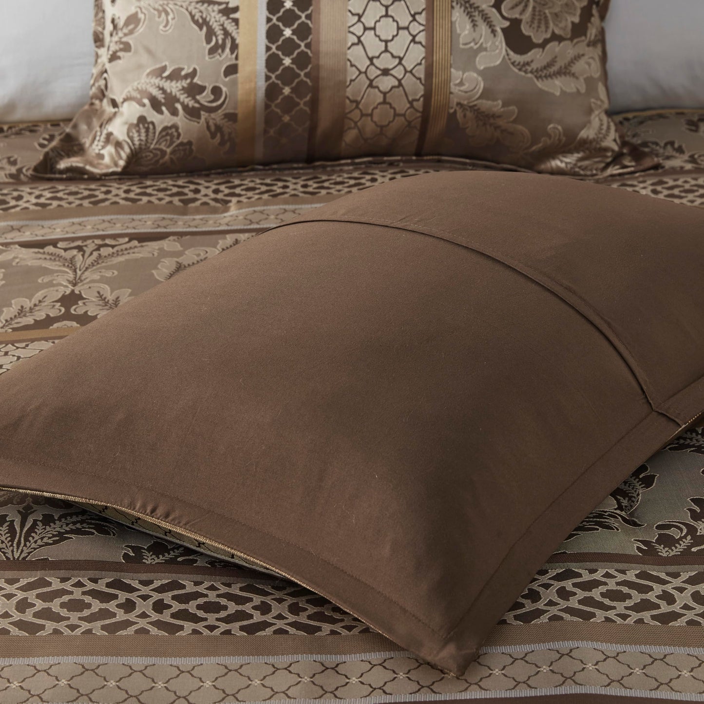 Madison Park Bellagio Cozy Comforter Set - Luxurious Jaquard Traditional Damask Design, All Season Down Alternative Bedding with Matching Shams, Decorative Pillow, King(104"x92"), Brown/Gold 7 Piece