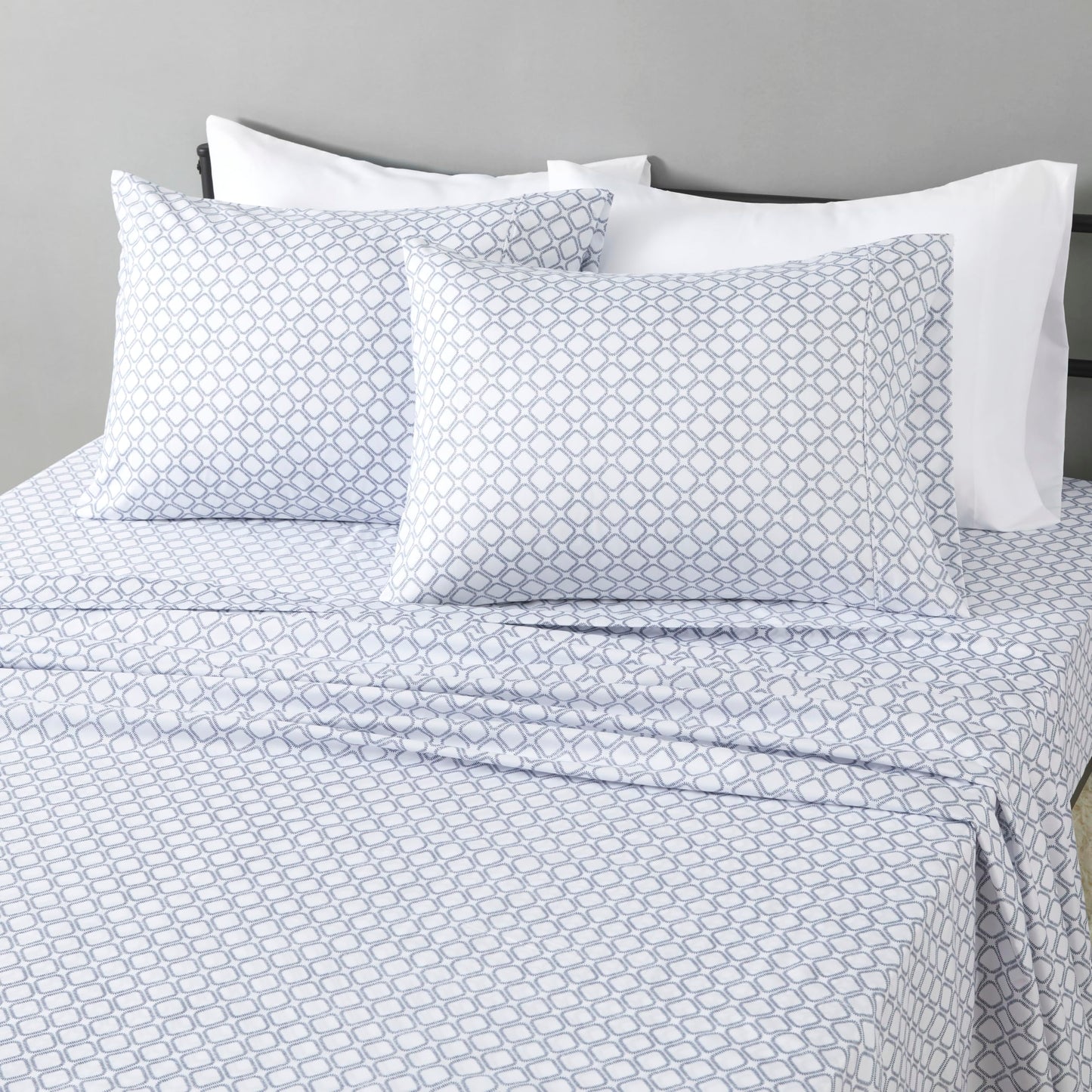 Amazon Basics Lightweight Microfiber 4-Piece Bed Sheet Set, Full, Aqua, Printed
