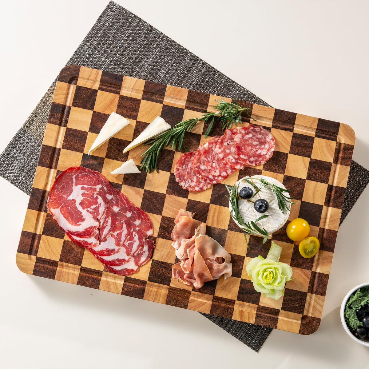 FYCTIO Wooden Cutting Boards for Kitchen, Checkered Cutting Board 1.2" Thickened, Walnut Chopping Board with Juice Grooves & Handles, Double-sided Butcher Block with Gift Box, 17" x 12"