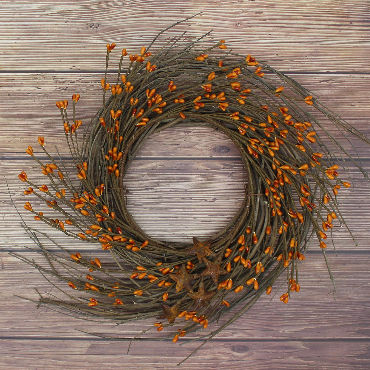 CVHOMEDECO. Primitives Rustic Pip Berries and Twig with Rusty Barn Stars Wreath, 12-Inch, Gold