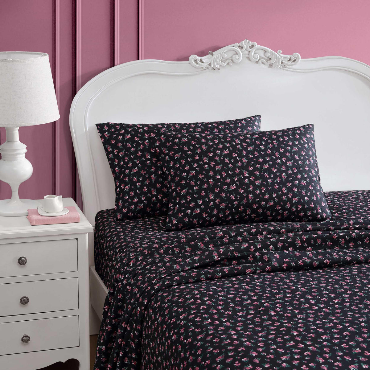 Betsey Johnson - Full Bed Sheets, Soft & Lightweight Bedding, Fade & Wrinkle Resistant (Bouquet Ditsy Black, Full)