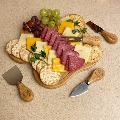Pet Fit For Life - Paw Shaped Natural Bamboo Charcuterie Board - Wood Cutting Board/Cheese Board Set with 4 Matching Spreaders - Unique Gift Set For Any Occasion
