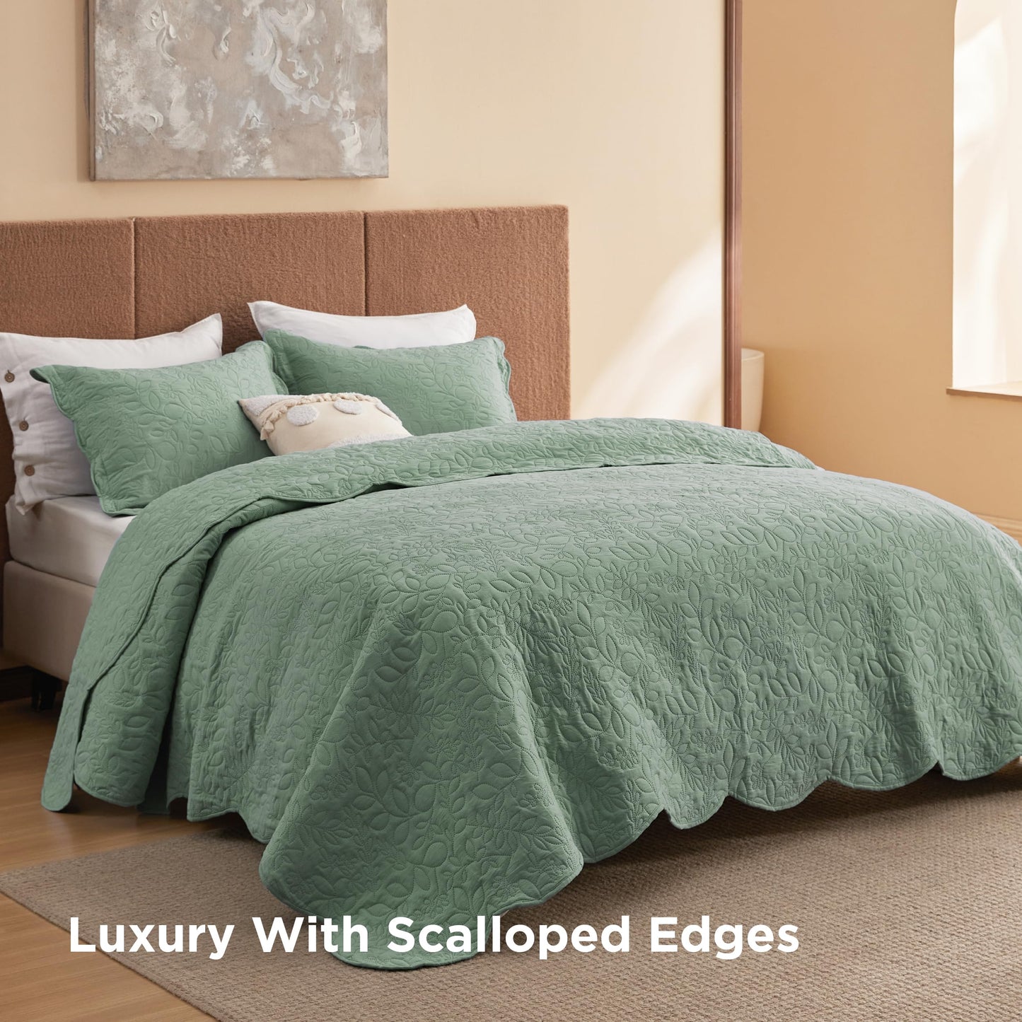 Bedsure Quilt King Size - Ultra Soft Pre-Washed Cloud-Like Bedding, All-Season Lightweight Comforter for Country Bedroom, Leaf Design Coverlet in Sage Green, 106 x 96 Inches