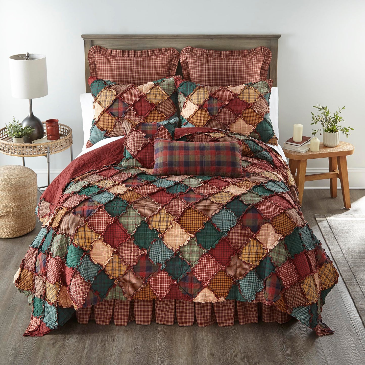 Donna Sharp Queen Bedding Set - 3 Piece - Campfire Cotton Lodge Quilt Set with Full/Queen Quilt and Two Standard Pillow Shams - Fits Queen Size and Full Size Beds - Machine Washable