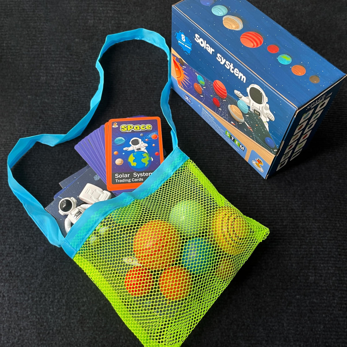 COOLDUCK 30 Pcs Wooden Solar System Model Board Toy Kit, Montessori Planet Balls Toys with Astronaut Figures, Preschool Learning Educational Puzzle, Space Knowledge Flash Cards Learning Toys for Kids