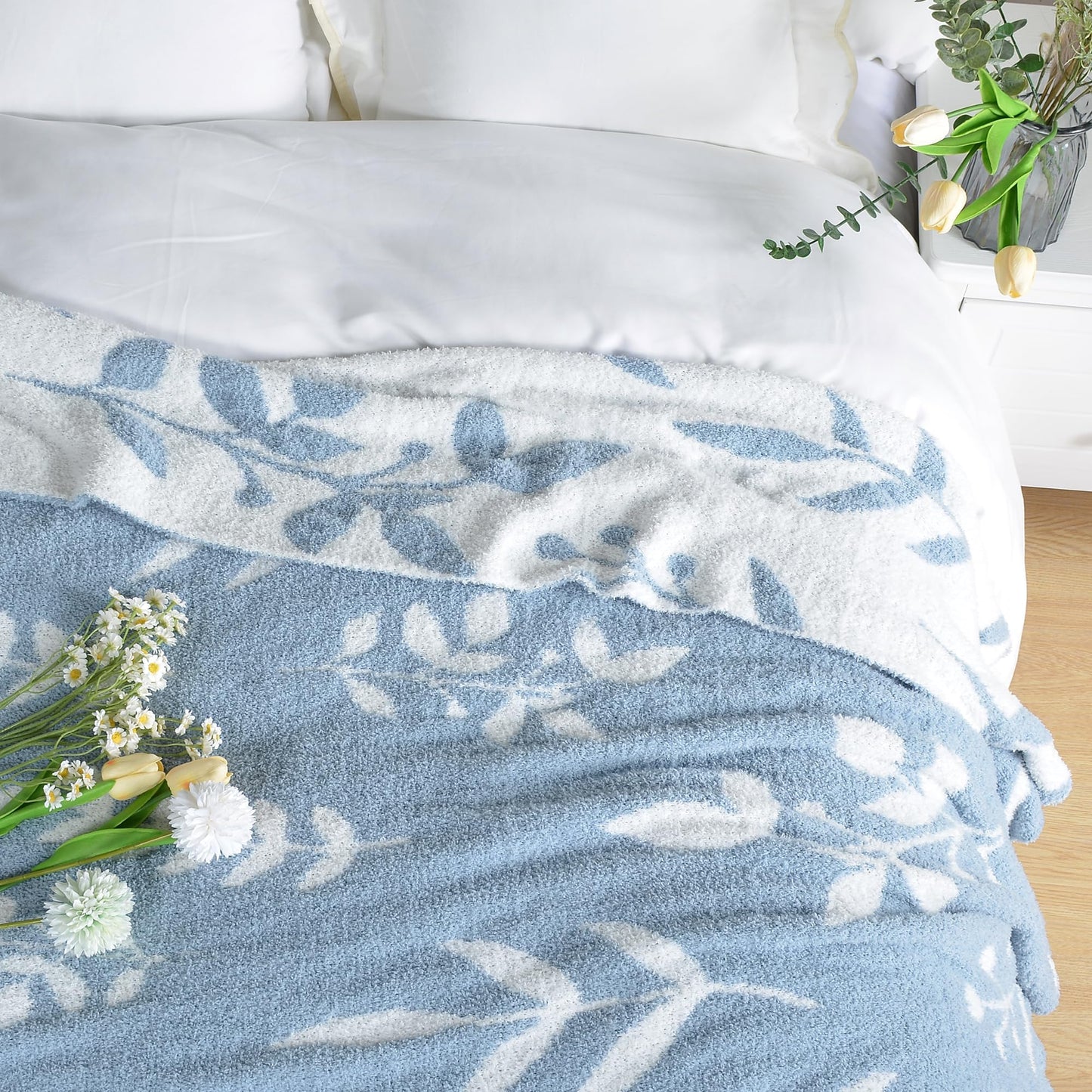 Leaf Pattern Throw Blanket Soft Cozy Spring Blanket for Bed, Couch, Sofa Lightweight Breathable Stylish Seasonal Home Decor Blanket Dusty Blue 50x60 Inches
