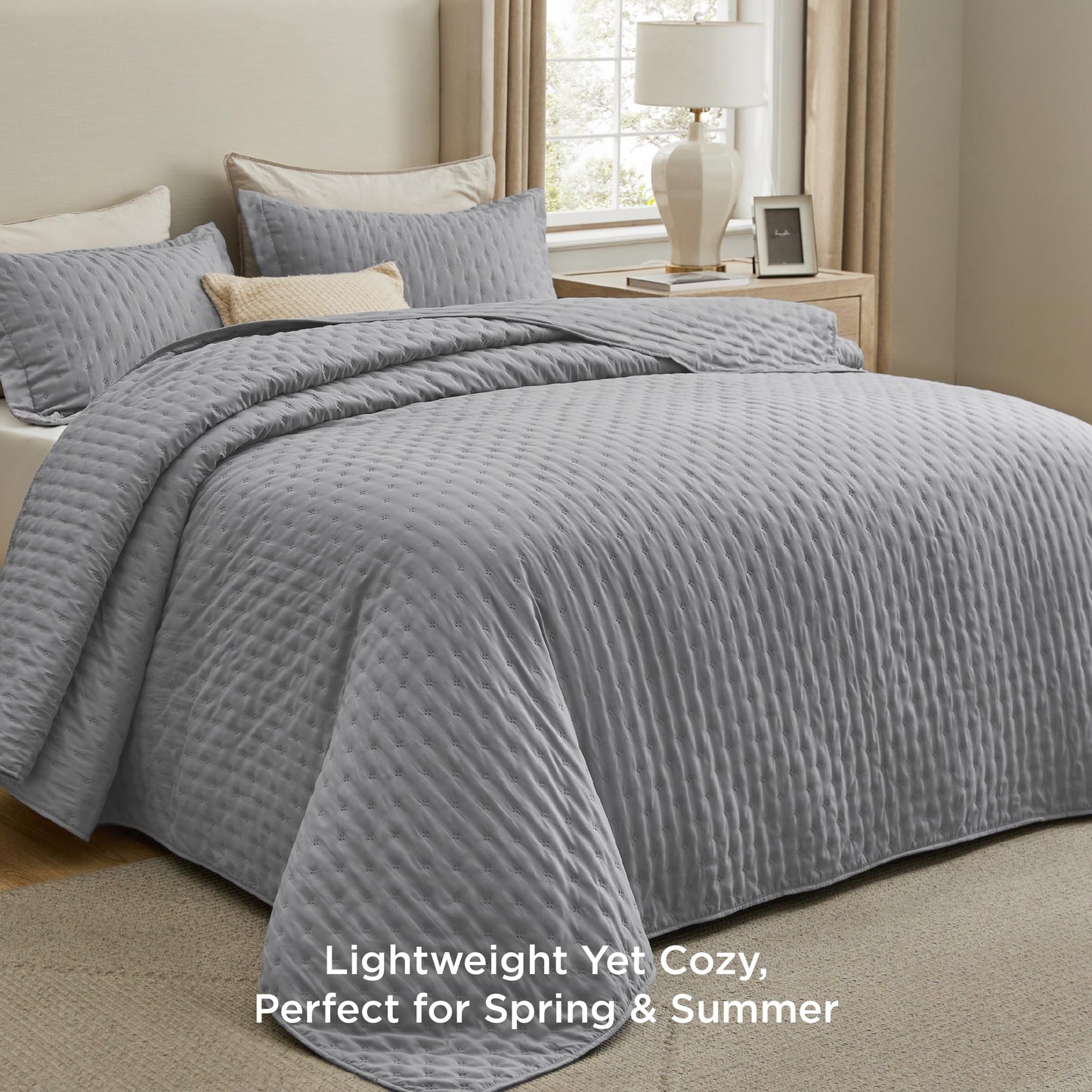 Bedsure Quilts Queen Size - Grey Bedspread Queen Size & Lightweight Comforter, Modern Coverlet with Clover Pattern, Ultra Soft All-Season Bedding, 90 x 96 Inches