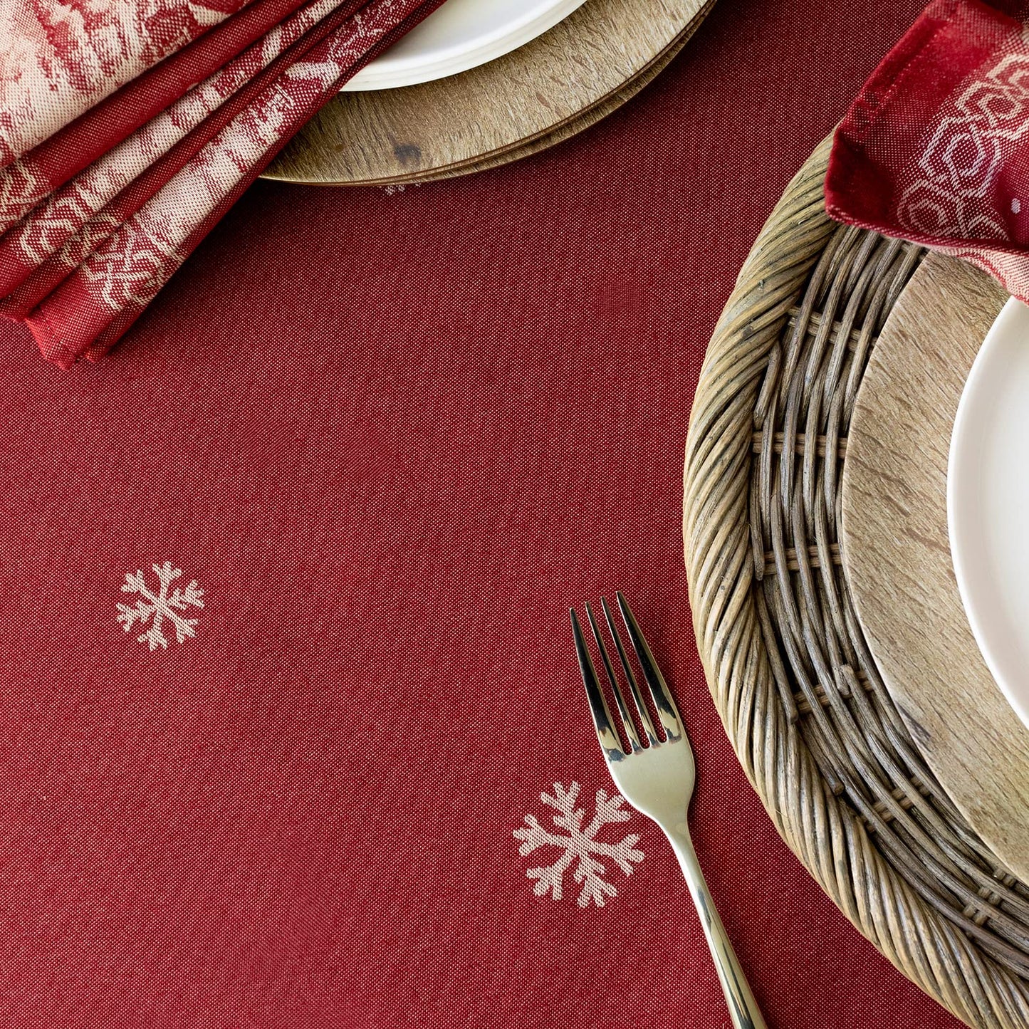 Benson Mills Engineered Jacquard Heavyweight Fabric Table Cloth, Holiday, Winter, and Christmas Tablecloth (Christmas Story, 60" x 84" Rectangular)