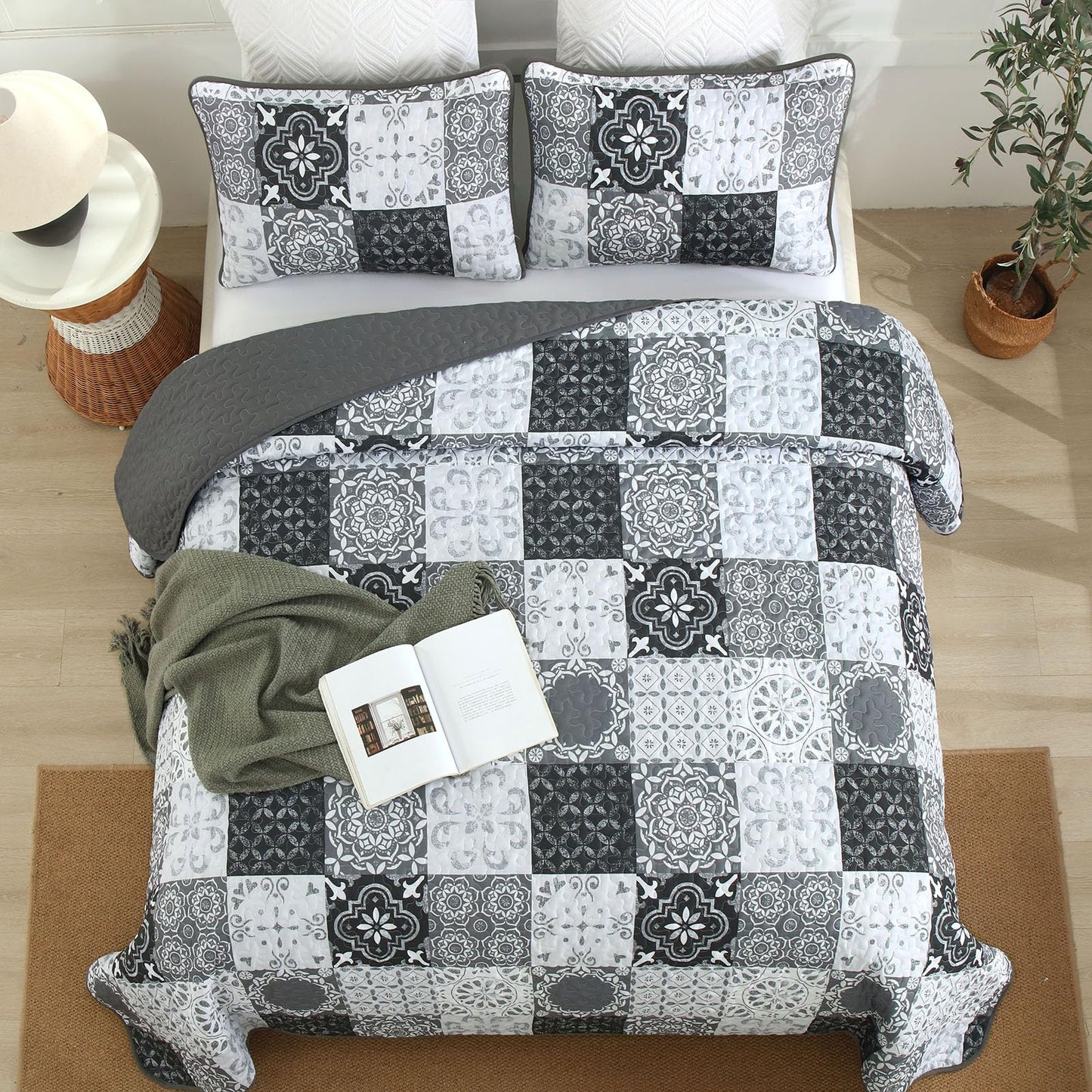 Dobuyly Grey Black Quilt Set Queen Size, Boho Plaid Patchwork Bedspreads Coverlet Set, 3 Pieces Soft Lightweight Microfiber Farmhouse Quilt Bedding Set for All Seasons 96"x90"