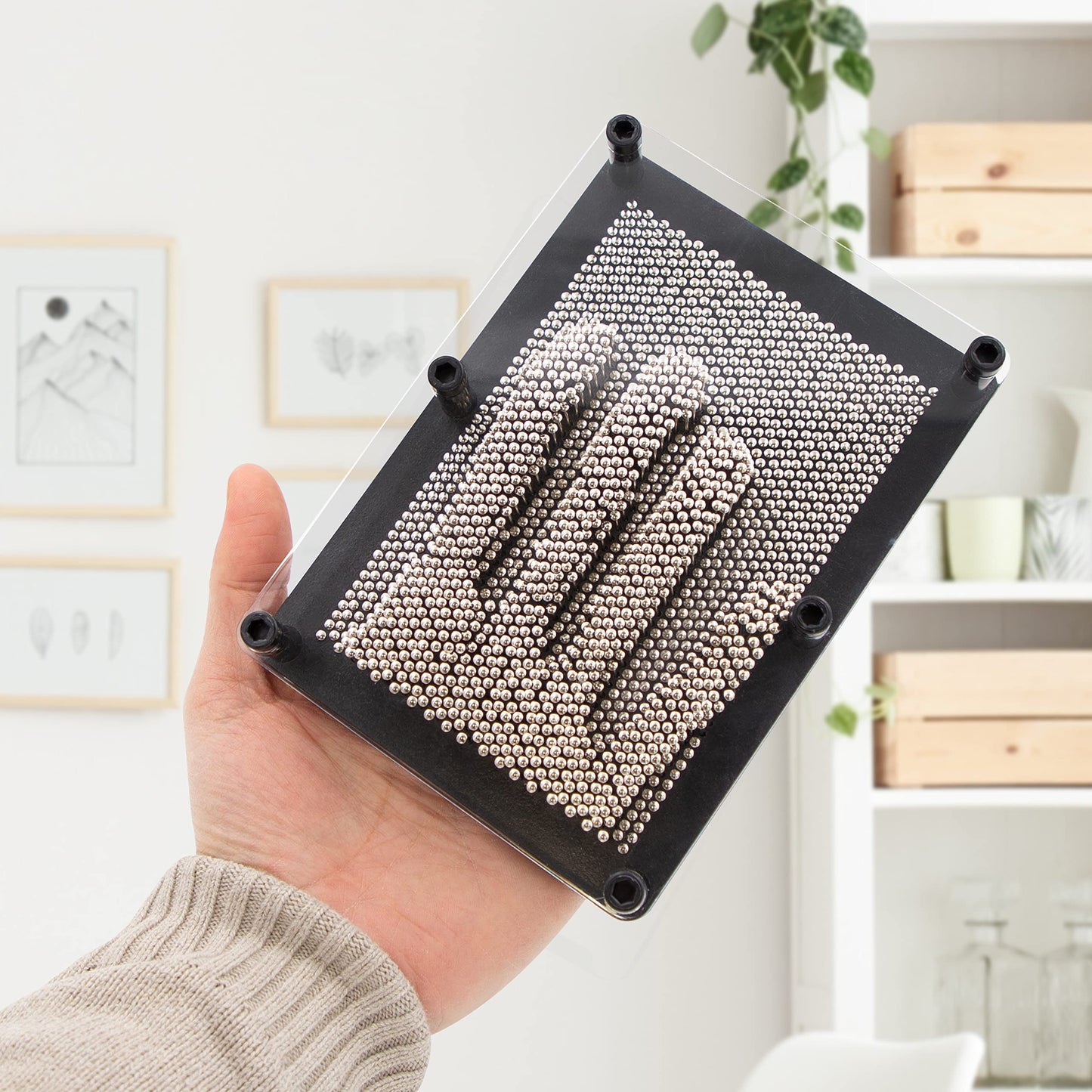 Global Gizmos 50350 Metal Pin Art Impression Toy/Fantastic Stocking Filler or Secret Santa Gift / 3D Fun Desktop Sculpture Gadget/Classic Retro Game / 18cm x 13cm