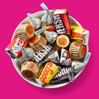 HERSHEY'S and REESE'S Miniatures Assorted Chocolate Candy Party Pack, Halloween Candy, 32.9 oz