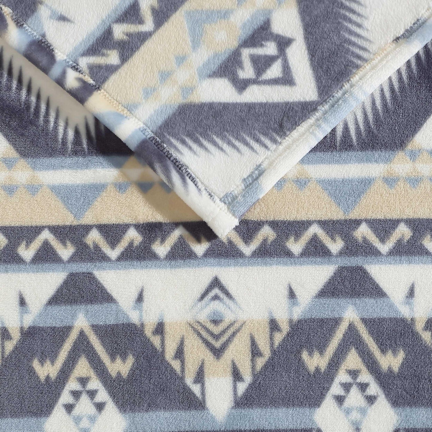 Wrangler - Fleece Throw Blanket for Couch 50x70, Ultra Soft Reversible Plush Blanket, Americana Decor, Western Style Throw for Sofa, Bed, Living Room (Jesse Blue)
