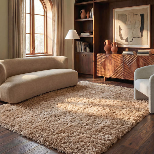 SAFAVIEH Venice Shag Collection Area Rug - 6' x 9', Champagne, Handmade Glam, 3-inch Thick Ideal for High Traffic Areas in Living Room, Bedroom (SG256C)