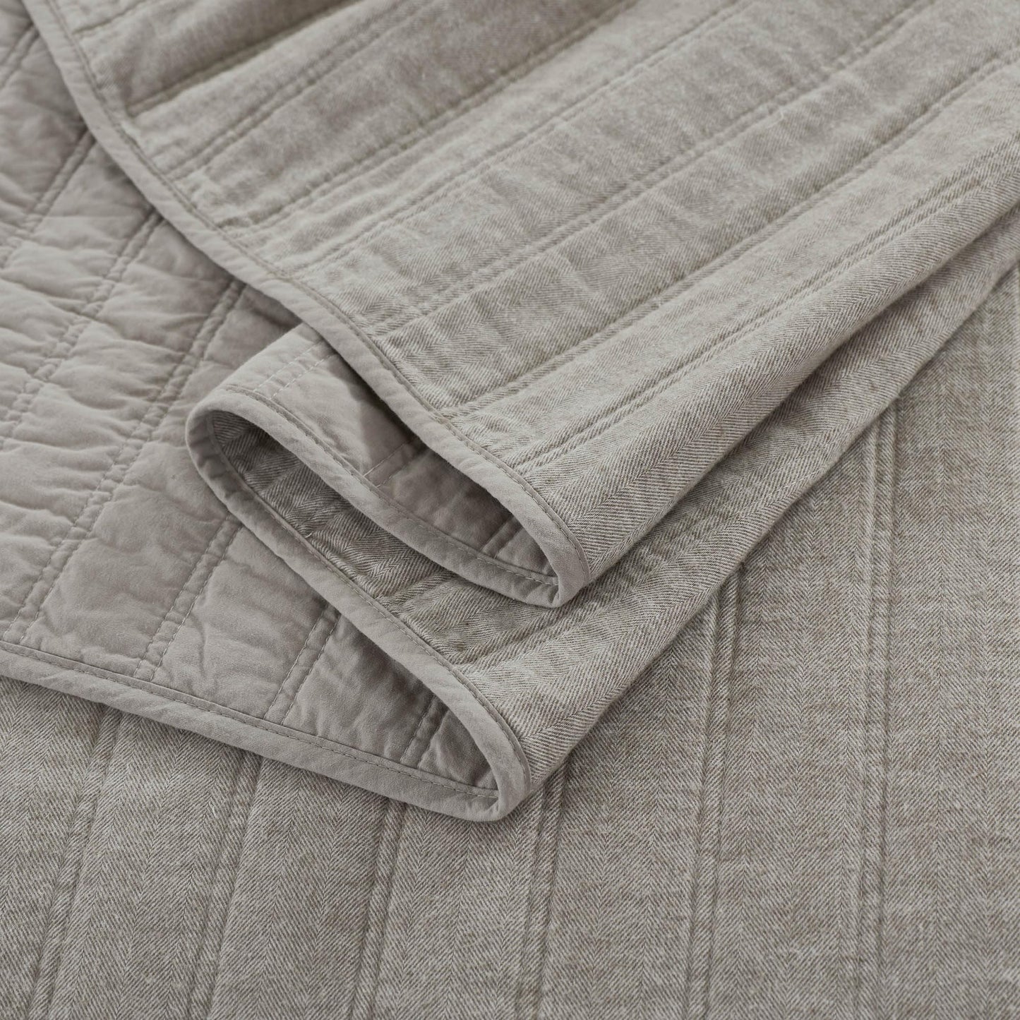 Cotton Brushed Herringbone Quilt Set 3-Piece Prewashed, Queen Size, Vertical Stitch All-Season Bedspread, Soft Cozy Coverlet Bedding for Bedroom, Natural Color.