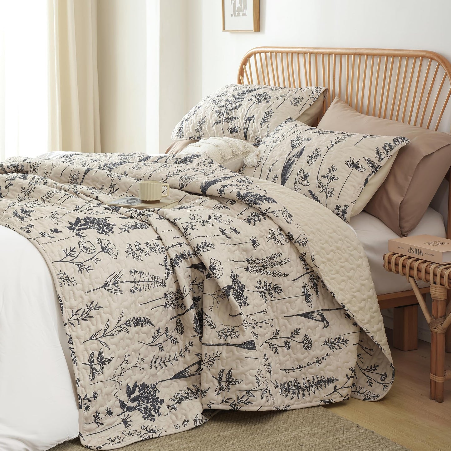 JANZAA Quilts Queen Size Beige Quilt Botanical with Floral Pattern Microfiber Bedspreads Queen Size 3 Pieces Lightweight Comforter Reversible Bedding Set, 1 Quilt 90x90 inches, 2 Pillowcases