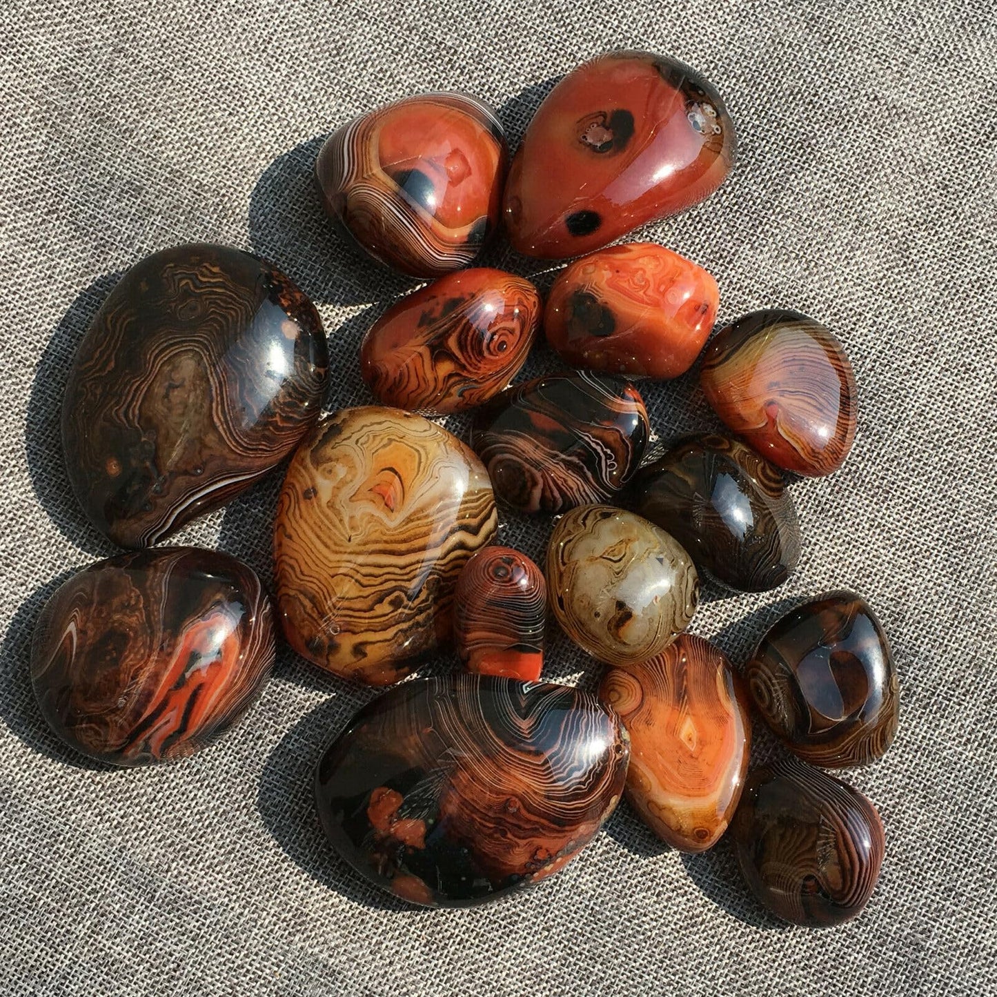 Banded Lace Agate Worry Stones, Natural Healing Crystals, Reiki Palm Stones for Meditation Yoga Relaxation Anxiety Relief Home Decor Madagascar Collection Gift 0.5 Pound