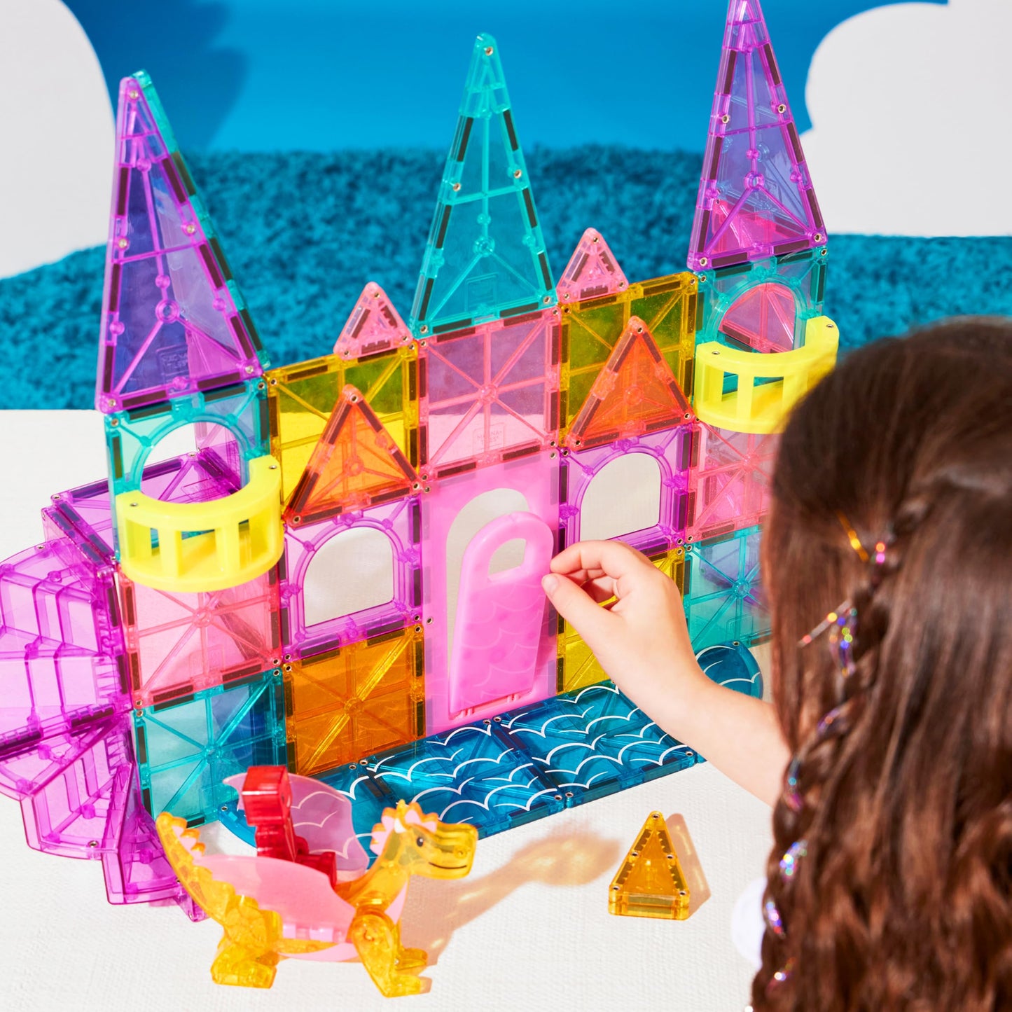 Magna-Tiles Castle DLX 48-Piece Magnetic Construction Set, The Original Magnetic Building Brand, 2.76 in x 17 in x 12 in