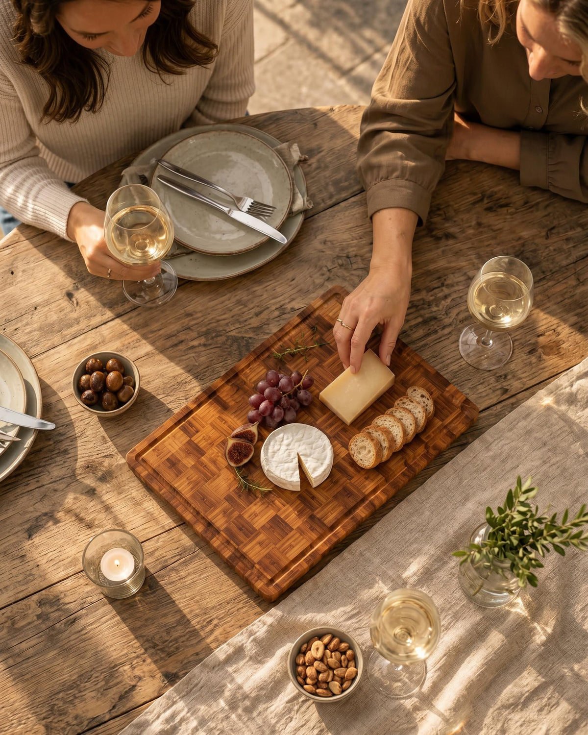 Plusinthebox Bamboo Cutting Board 18" x 12", Heavy Duty Checkered End Grain Butcher Block for Kitchen with Deep Juice Grooves and Handles for Meat, Cheese, Charcuterie and Dough