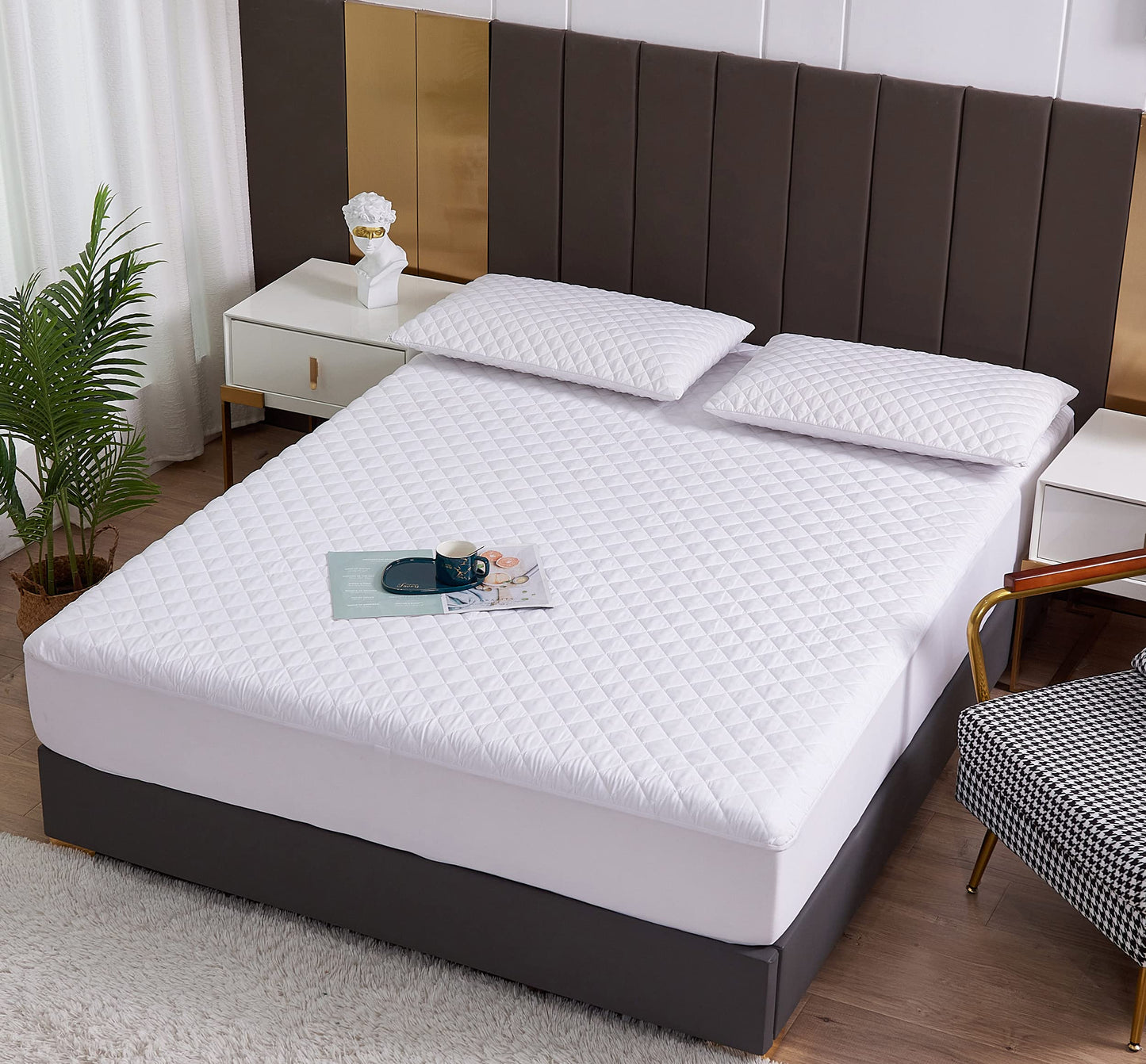 Queen Size Waterproof Mattress Protector, Quilted Cooling Fitted Bed Mattress Cover Pad, 13"-15" Deep Pocket, Soft and Breathable Noiseless Machine Washable, Vinyl Free (Queen)