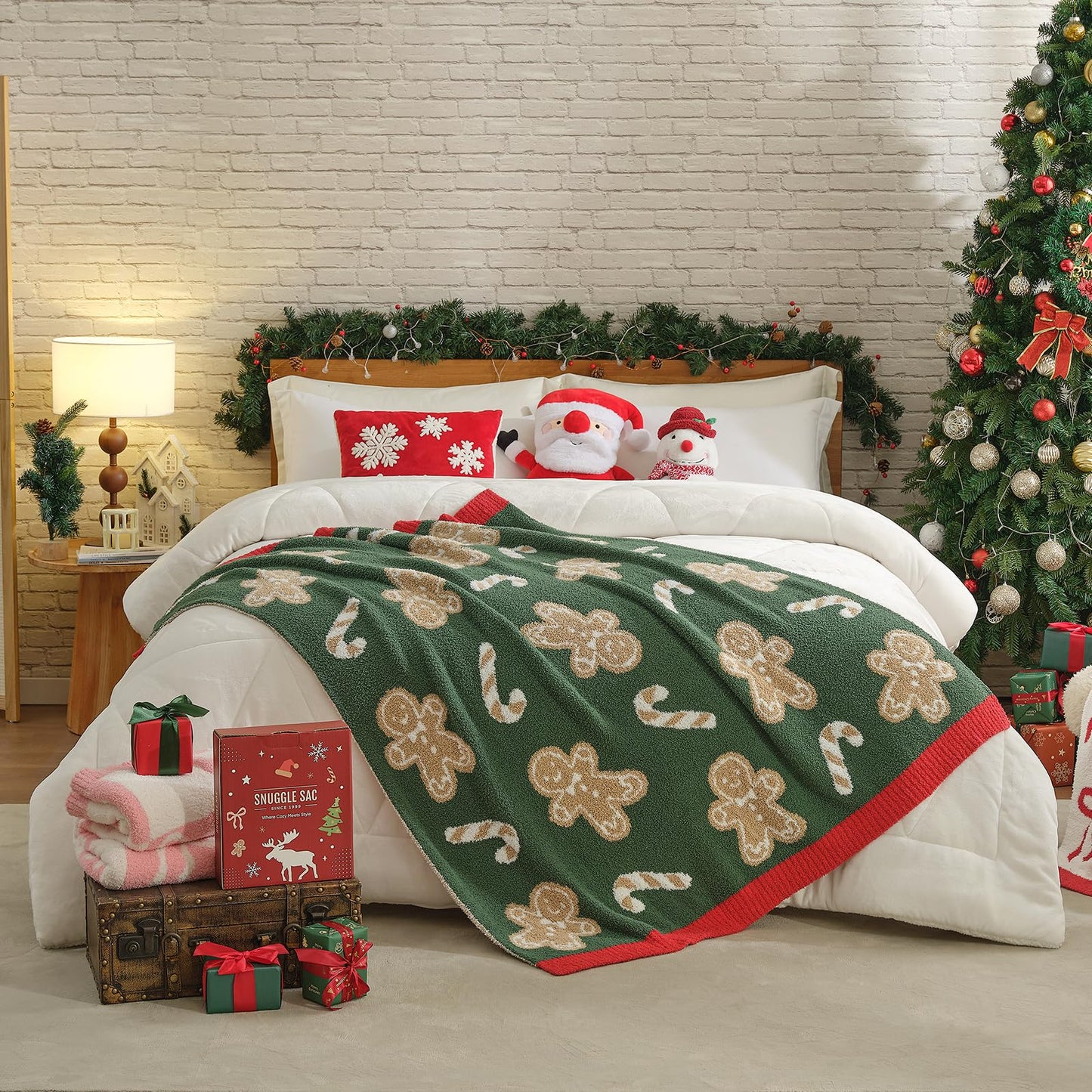 Snuggle Sac Christmas Blanket Green Gingerbread Man Throw Blanket 50x60 inches, Ultra Soft Cozy Throw Blanket for Couch, Sofa and Bed for Christmas