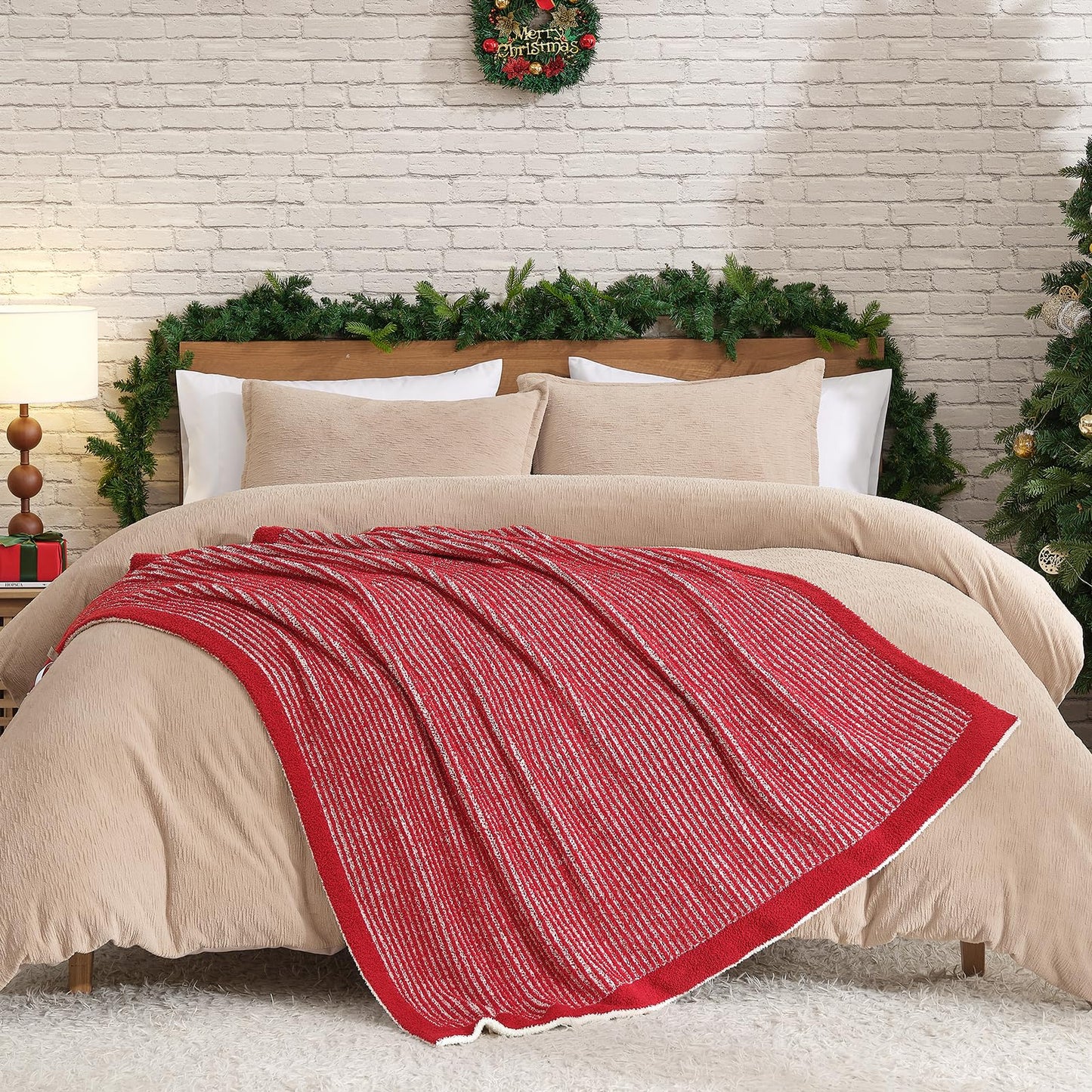 Snuggle Sac Christmas Red Soft Throw Blanket for Couch, Fuzzy Microfiber Fluffy Throws, for Women, Ultra Soft Blankets for Couch, Sofa, Bed, Travel, Red Cream, 50x60 inches