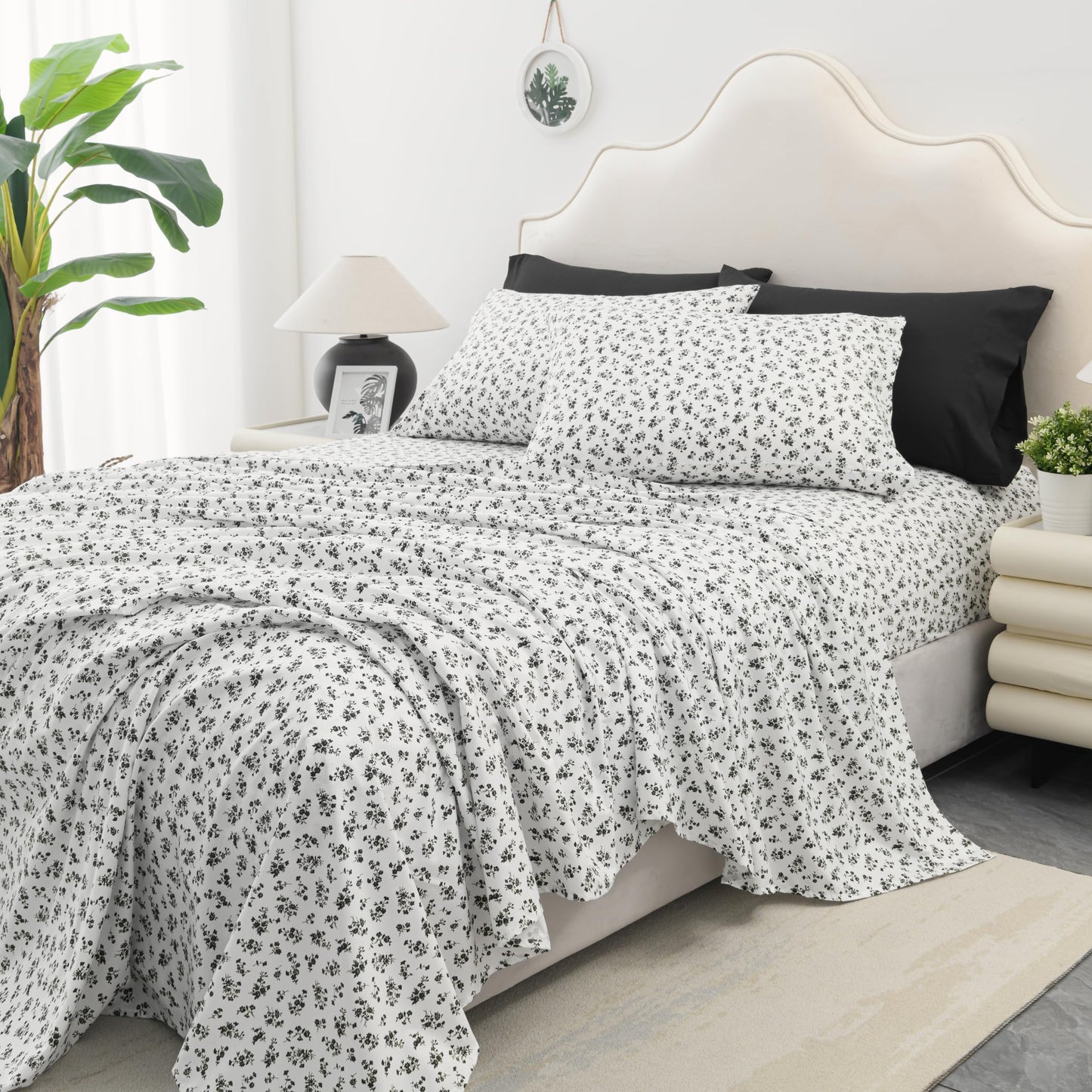 Spirit Linen home 6-Piece King Size Bed Sheet Set - Deep Pocket, Floral Pattern, Soft and Breathable Bed Sheets, Microfiber Material, Includes 1 Fitted, 1 Flat, 4 Pillowcases - Black Ditsy Floral