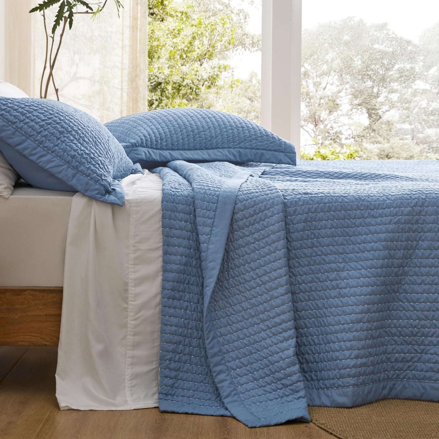 Bedsure Bedspreads Queen Size - Queen Quilt Bedding Set, Bedspread Coverlet, Lightweight Summer Comforter, 3-Piece Set with 90"x96" Coverlet & 2 Pillow Shams, All-Season Soft Microfiber, Blue
