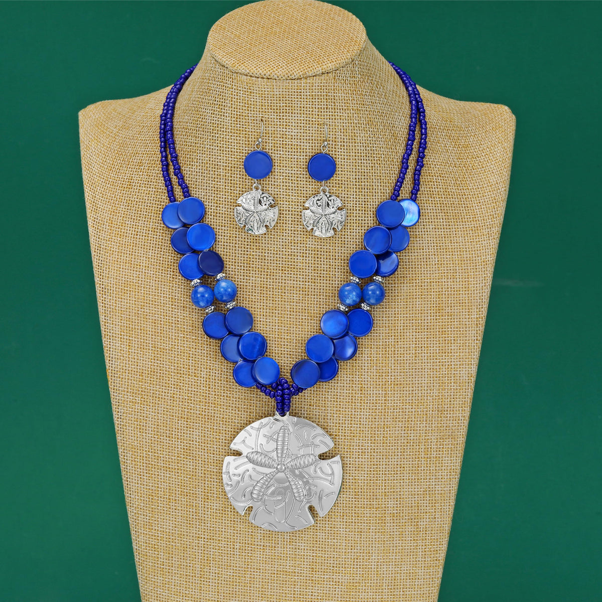 Perla Boho Starfish Necklace for Women, Chunky Layered Shell Beads Choker Necklace and Earrings Set, Ocean-Themed Summer Beach Jewelry (Blue)