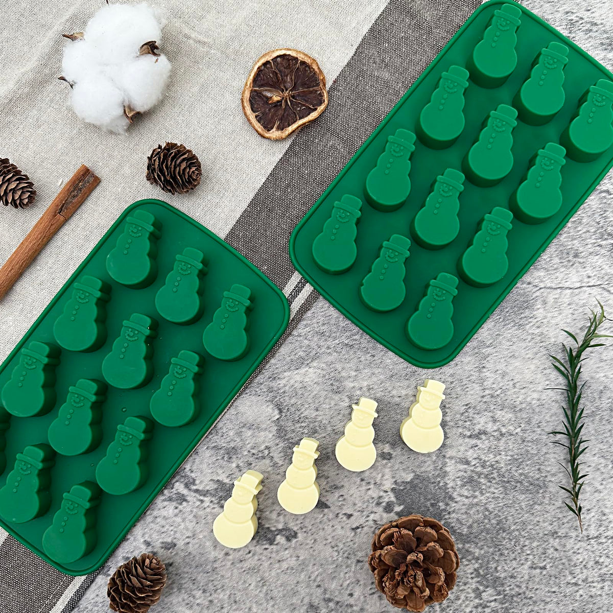 Snowman Chocolate Mold, 12 Cavities Christmas Silicone Candy Mold Snowman Ice Cube Molds for Chocolate Candles Jello Ice Candy Desserts Making