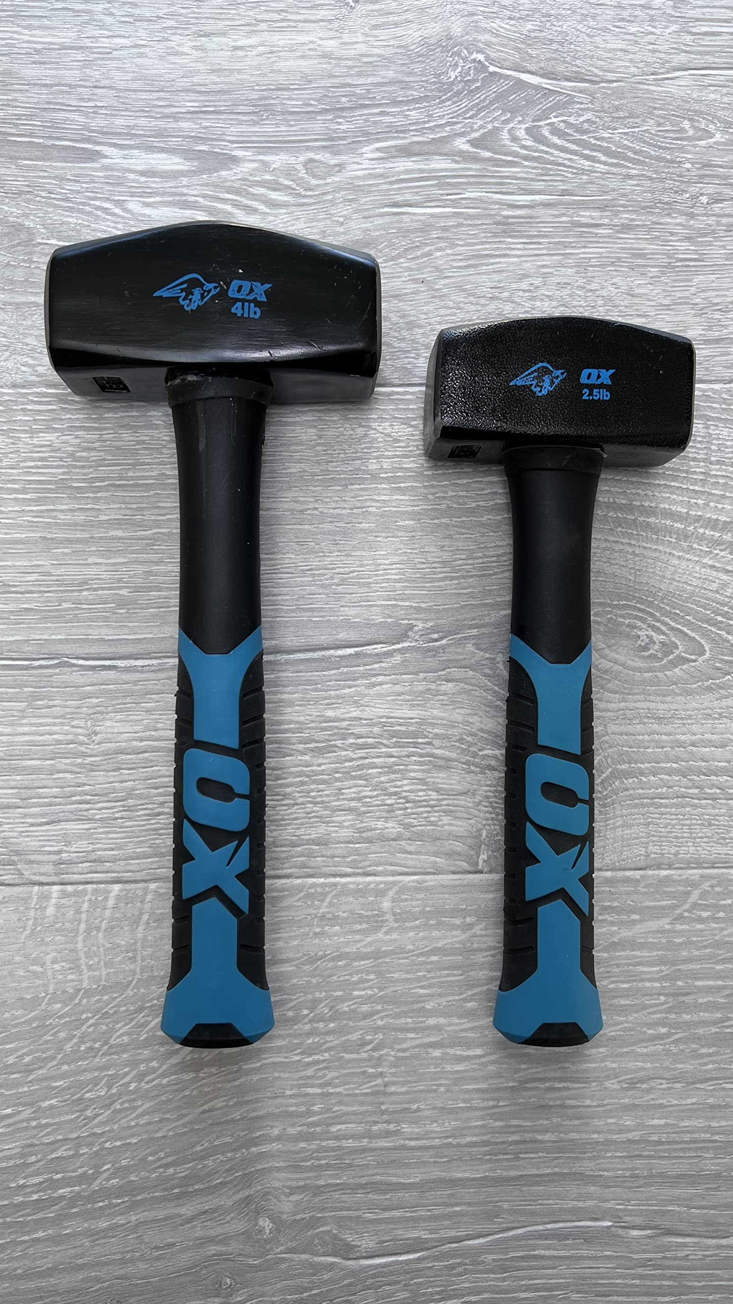OX Club Hammer - Sledgehammer with Fibreglass Handle - Forged and Induction Hardened Hammerhead - 2.5 lb / 1.1 kg