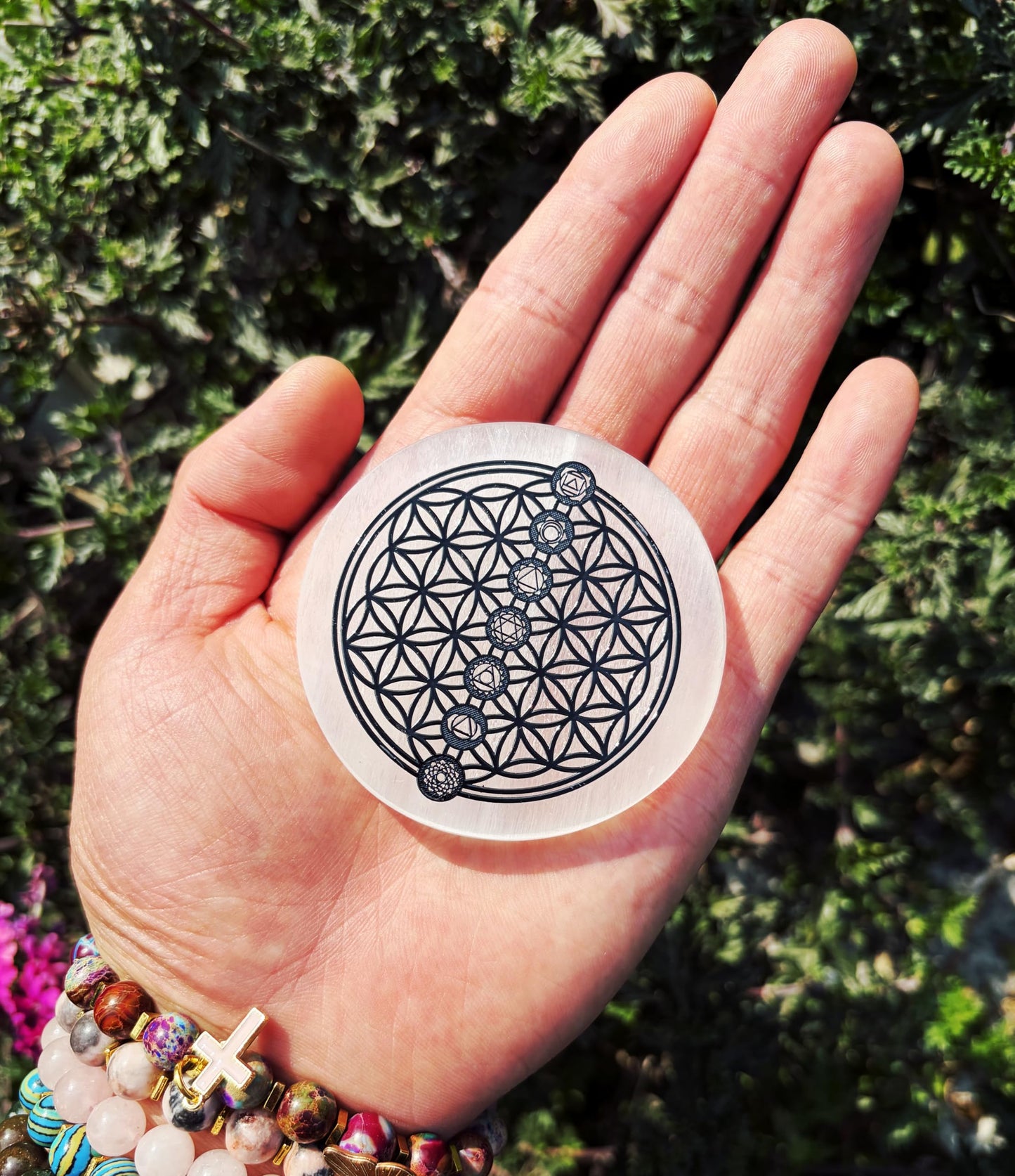Selenite Crystal Charging Plate Engraved Flower of Life Healing Stones Coaster Round Disc for Home Office Table Decor Crystals and Healing Stones