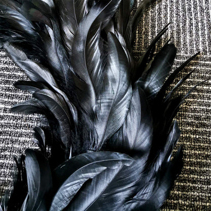 MOVINPE Black Feather Wreath - 14.9'' Natural Cocktail Feather Wreath, Halloween Photo Props, Front Door Decor Witch Spooky Scene Party Decorations