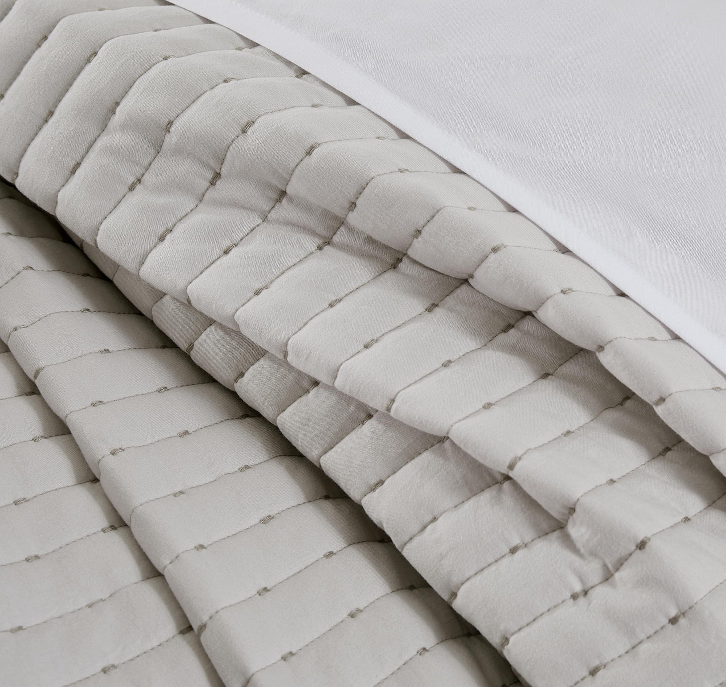 COOLXTRA Lightweight Quilted Bedspread Quilt Set, Pre-Washed Brushed Microfiber, Handmade-Look Stitching, All-Season Decorative Coverlet with 2 Pillow Shams, Oversized Queen, Grey