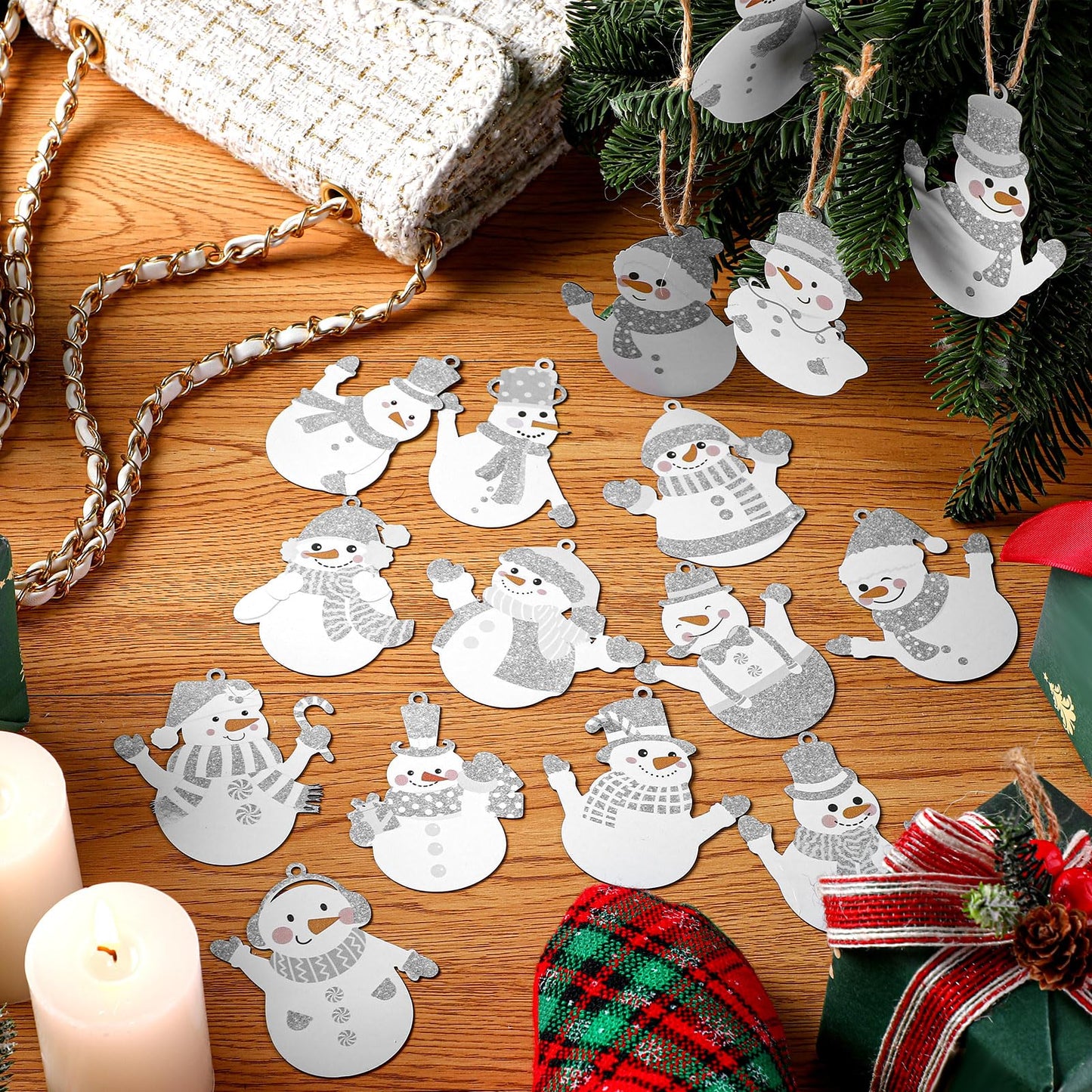 MorningRo 20 Pcs Winter Snowman Hanging Ornaments Metal Tree Ornaments Winter Snowman Hanging Decoration Rustic Farmhouse Tree Decorations for Holiday Celebrations