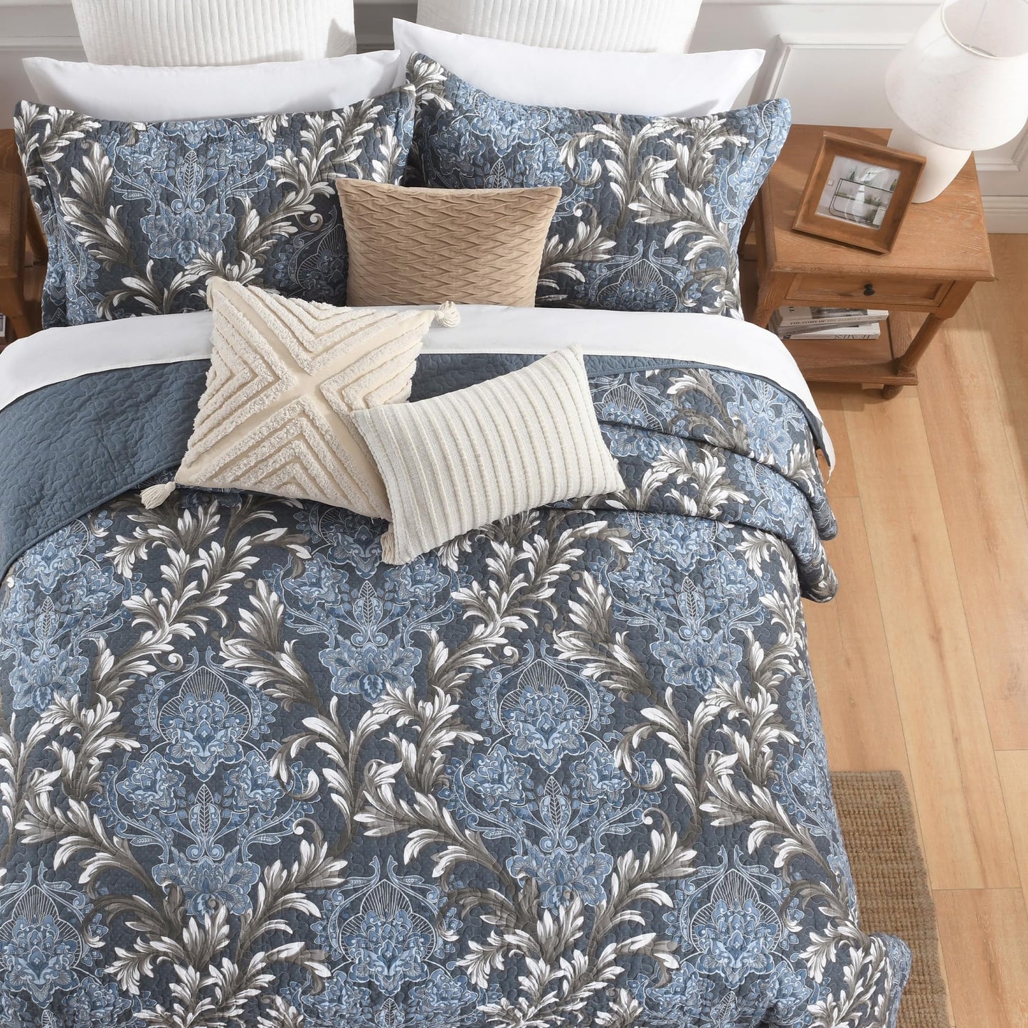 BCOTTOND King Size Quilt Set - Blue Gray and White Quilt Set King, 100% Cotton Floral Bedspread Set 3 Piece, Traditional Elegant Lightweight Comforter, Reversible Quilt Bedding Set for All Season
