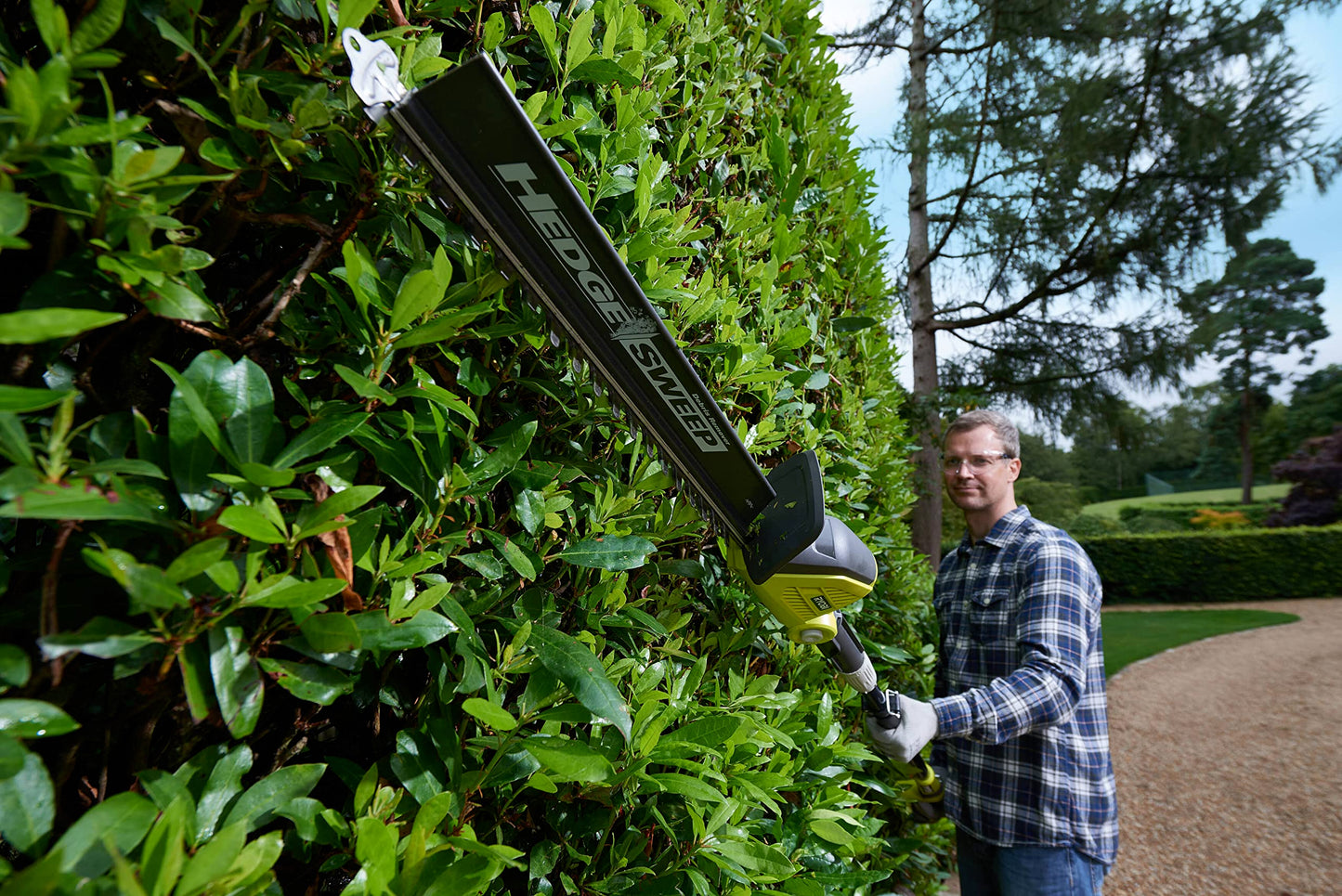 Ryobi ONE+ 18V OPT1845 Cordless Pole Hedge Trimmer, 45cm Blade (Body Only)