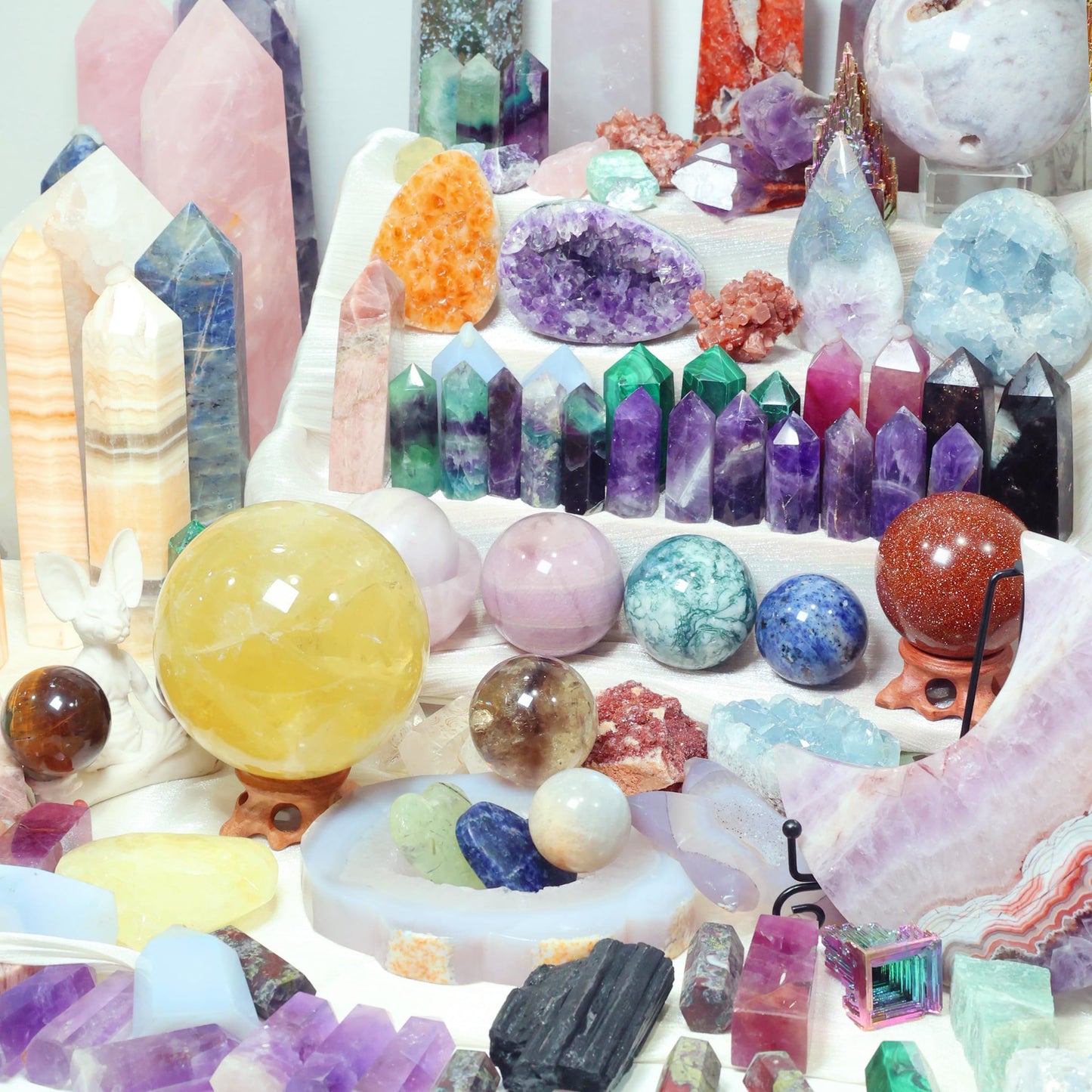 CrystalHola 4lb Mystery Crystal Box, Randomly Selected with Polished Natural Crystal for Home Office Decoration, Birthday Gifts
