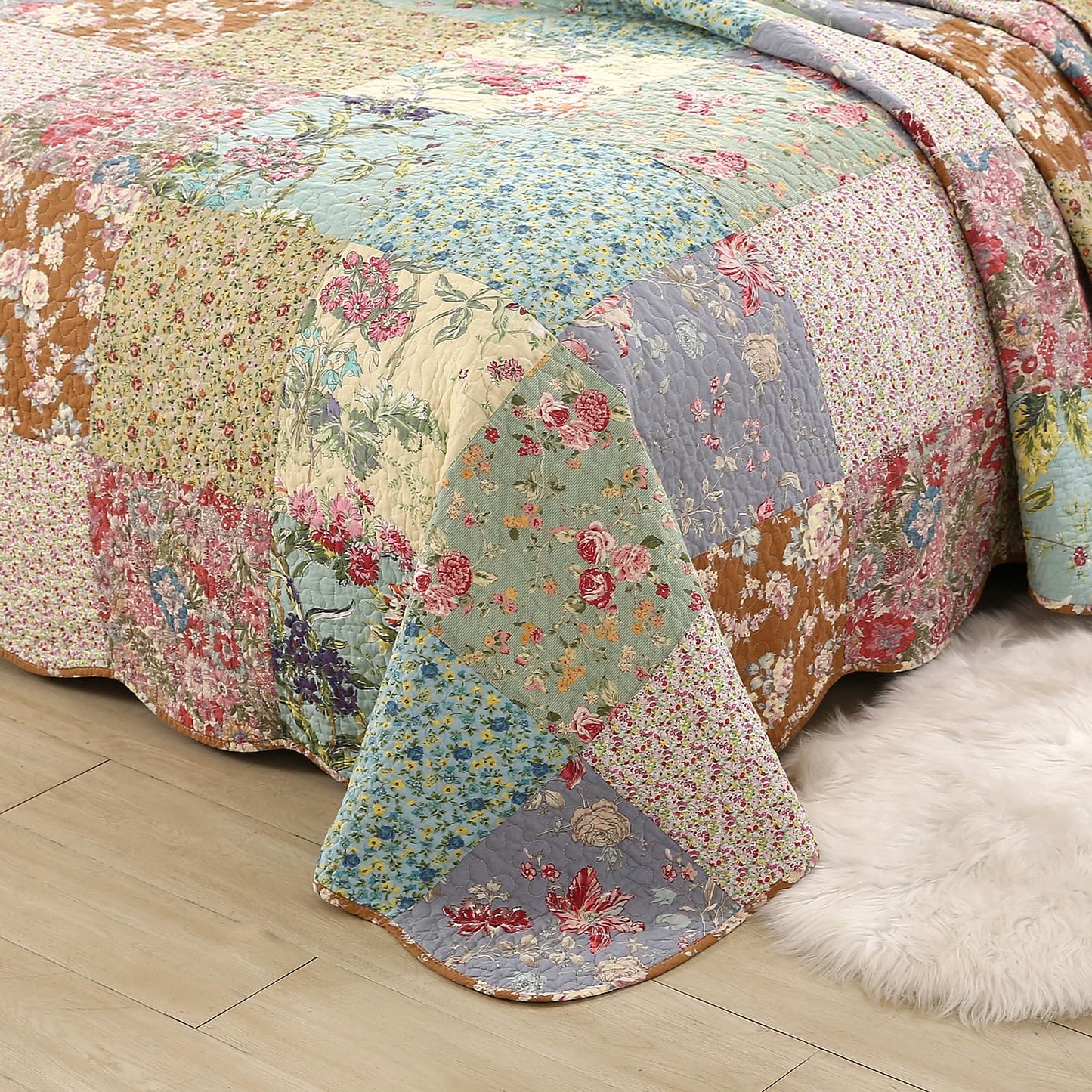 vctops Boho Patchwork Cotton Quilted Bedspread Quilt Set Queen Size 3 Pieces Soft Reversible Lightweight Coverlet Set Floral Print 1 Quilt and 2 Pillow Shams (Purple,Queen)