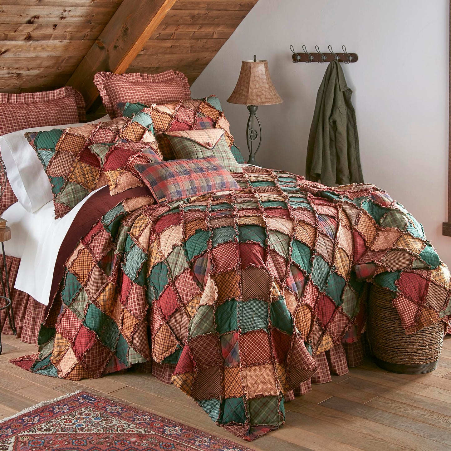 Donna Sharp Queen Bedding Set - 3 Piece - Campfire Cotton Lodge Quilt Set with Full/Queen Quilt and Two Standard Pillow Shams - Fits Queen Size and Full Size Beds - Machine Washable